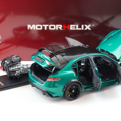 1:18 Motorhelix Alfa Romeo Giulia GTAm Montreal green + engine Die-Cast M89008