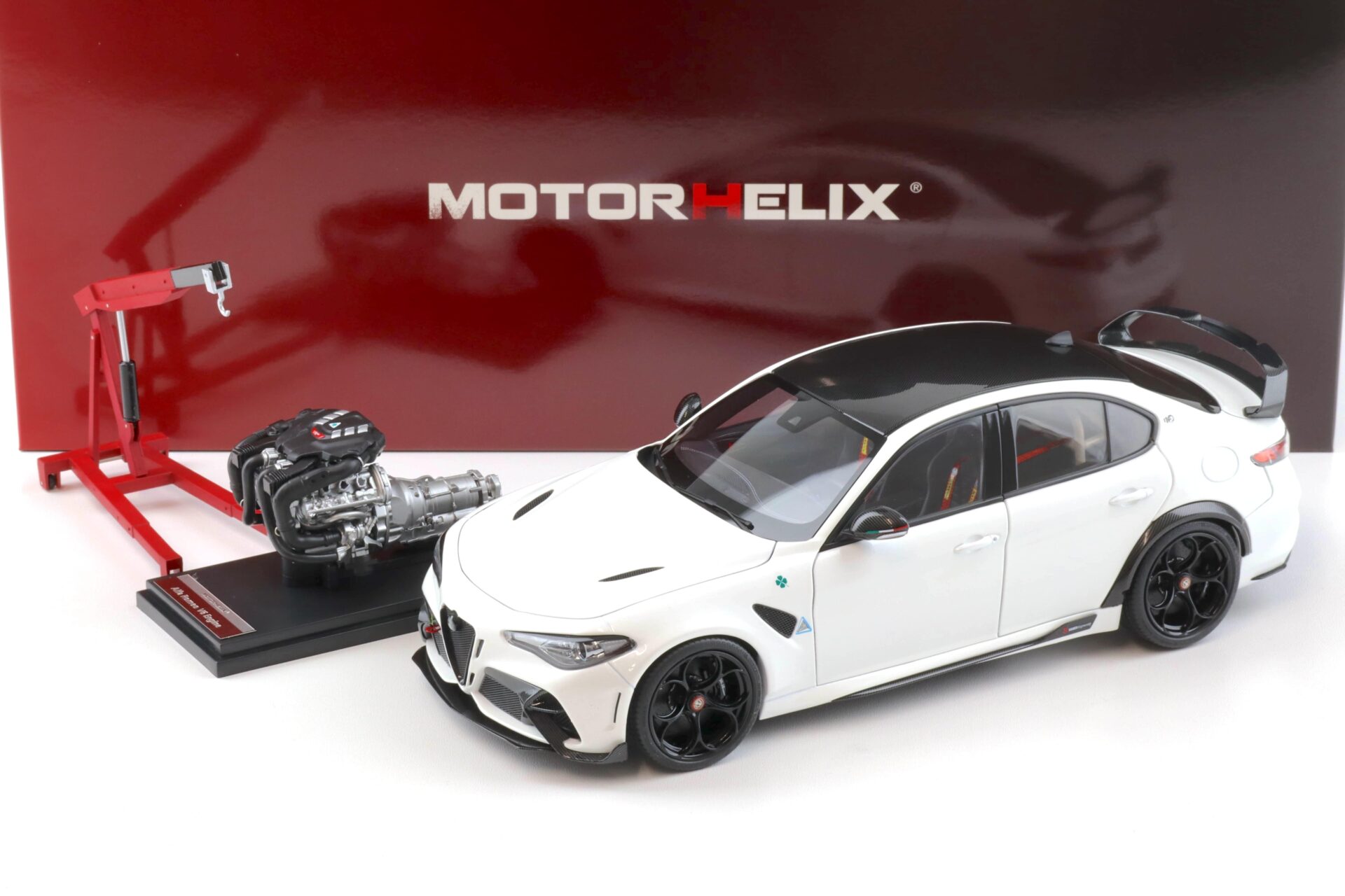 1:18 Motorhelix Alfa Romeo Giulia GTAm Bianco Trofed white + engine Die-Cast M89006