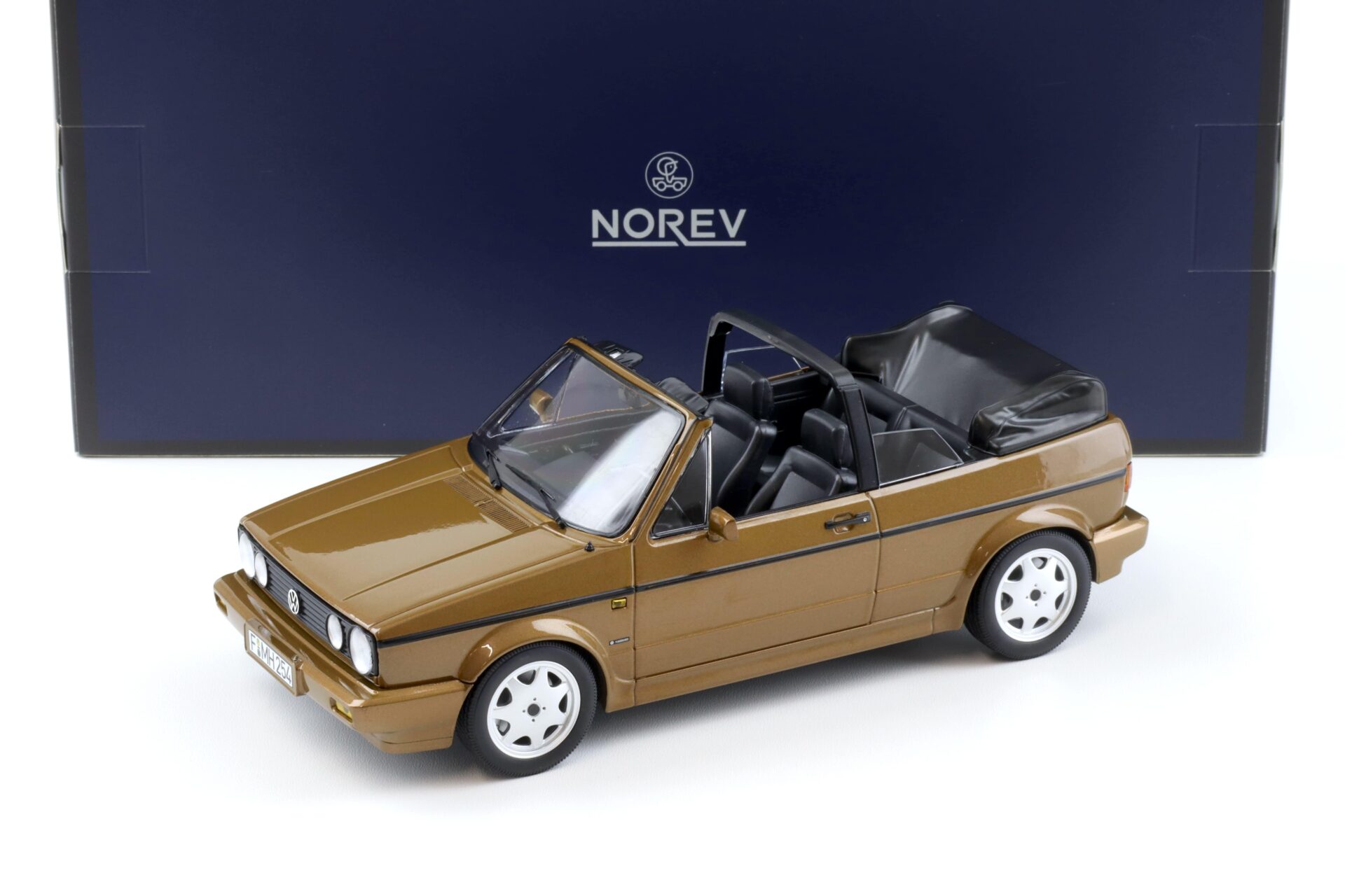 ID 96159 orig.jpg 1:18 Norev VW Golf 1 Cabriolet 1992 Bronce metallic - Limited 200 pcs.