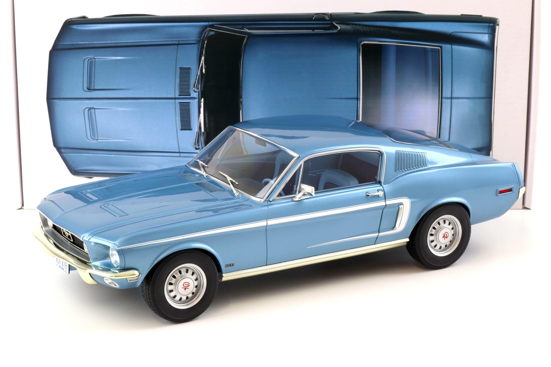1:12 Norev Ford Mustang Fastback GT 1968 light blue metallic