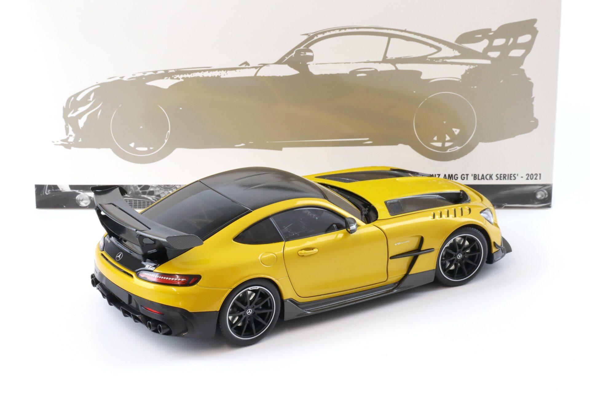 1:18 Minichamps Mercedes AMG GT Black Series 2021 Solarbeam yellow