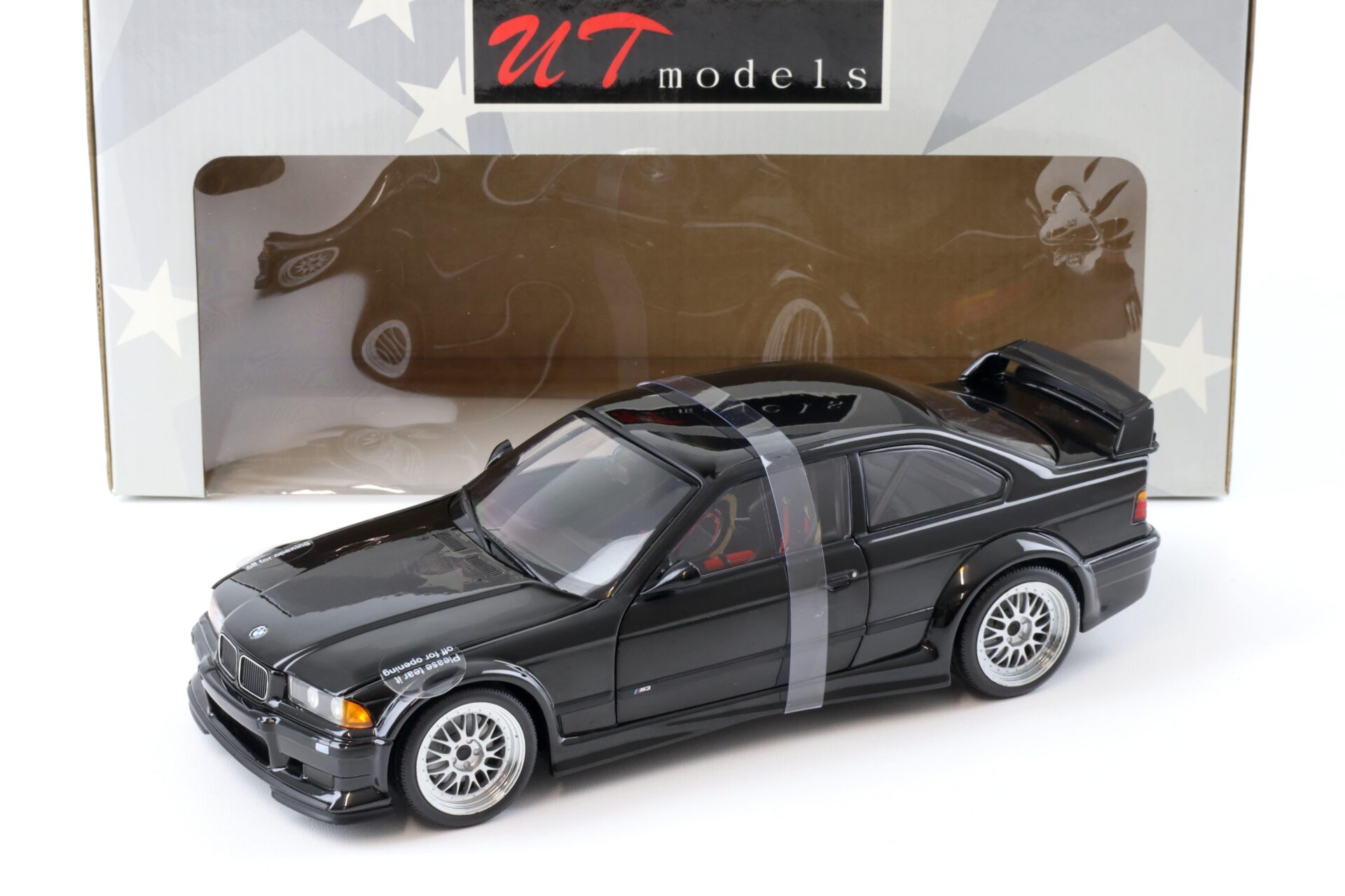 ID 96875 orig.jpg 1:18 UT Models BMW M3 GTR E36 Coupe Street Version black