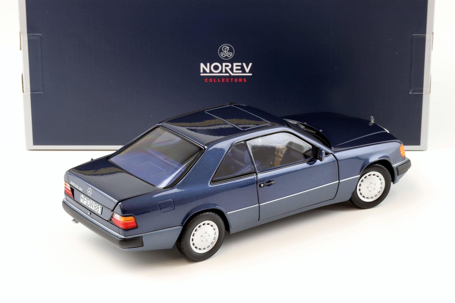 1:18 Norev Mercedes 300 CE-24 Coupe 1990 nautical blue - Limited 1000 pcs.