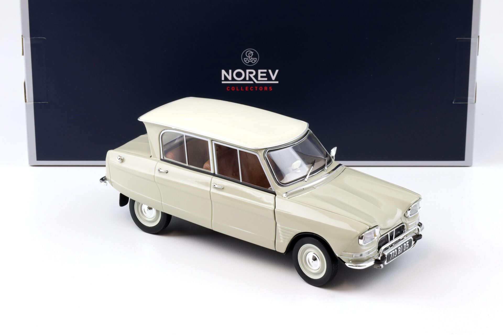 1:18 Norev Citroen Ami 6 Davos white 1965