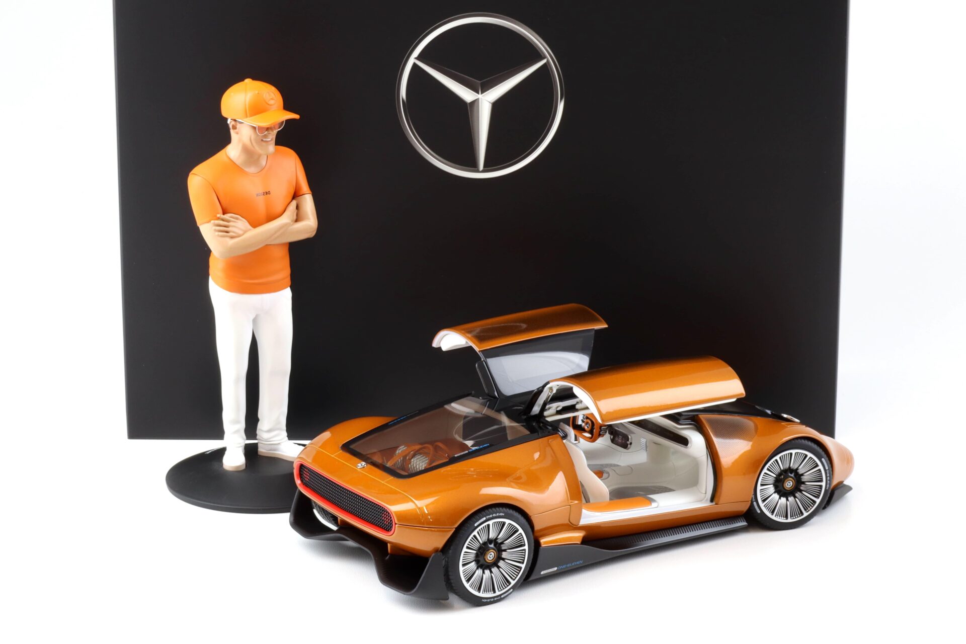 1:18 NZG Mercedes Vision ONE-ELEVEN orange with Figur Gorden Wagener DEALER VERSION