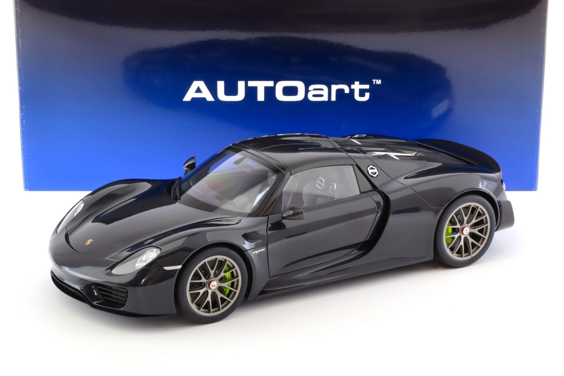1:12 AUTOart Porsche 918 Spyder 2013 basalt black metallic 12121