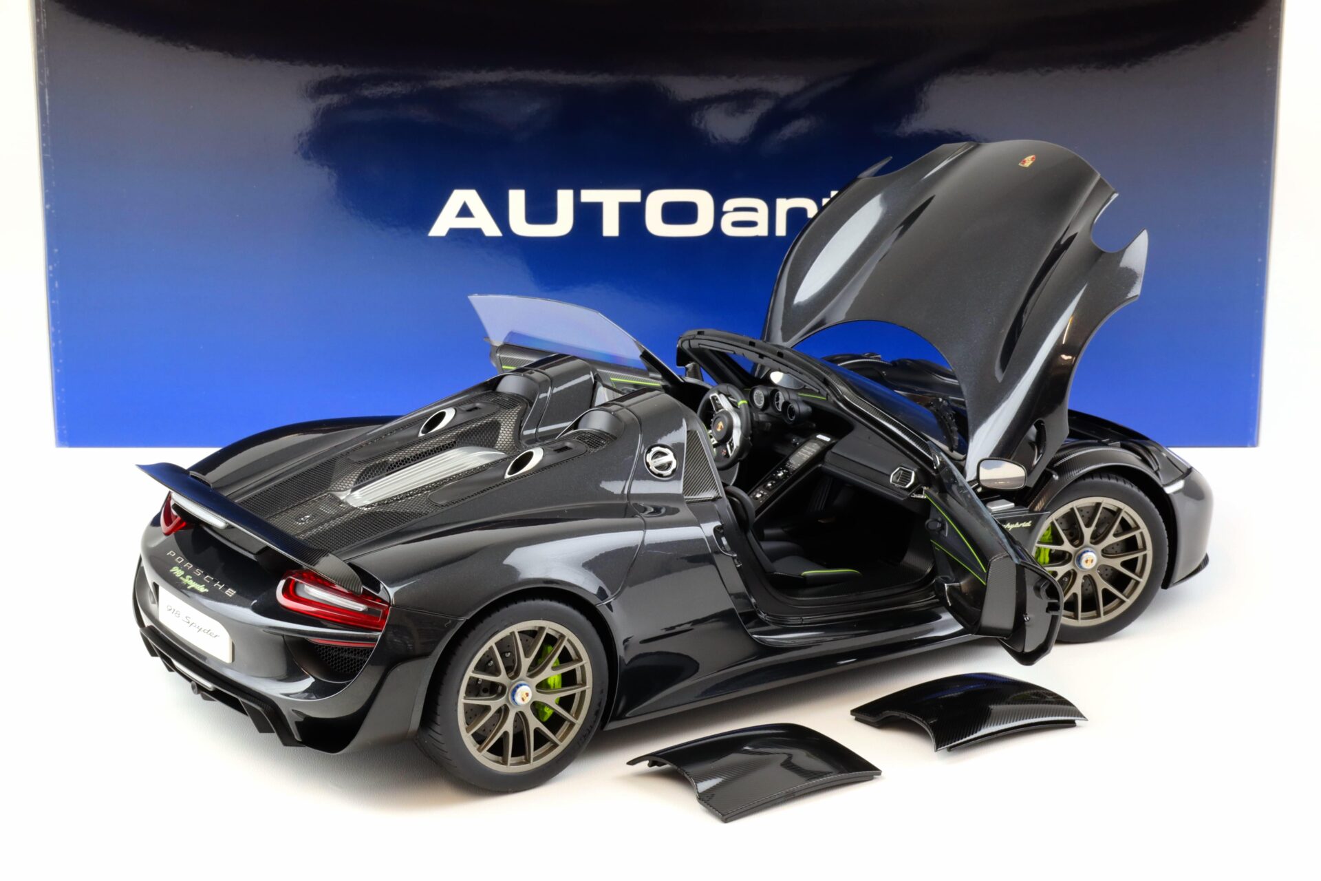 1:12 AUTOart Porsche 918 Spyder 2013 basalt black metallic 12121