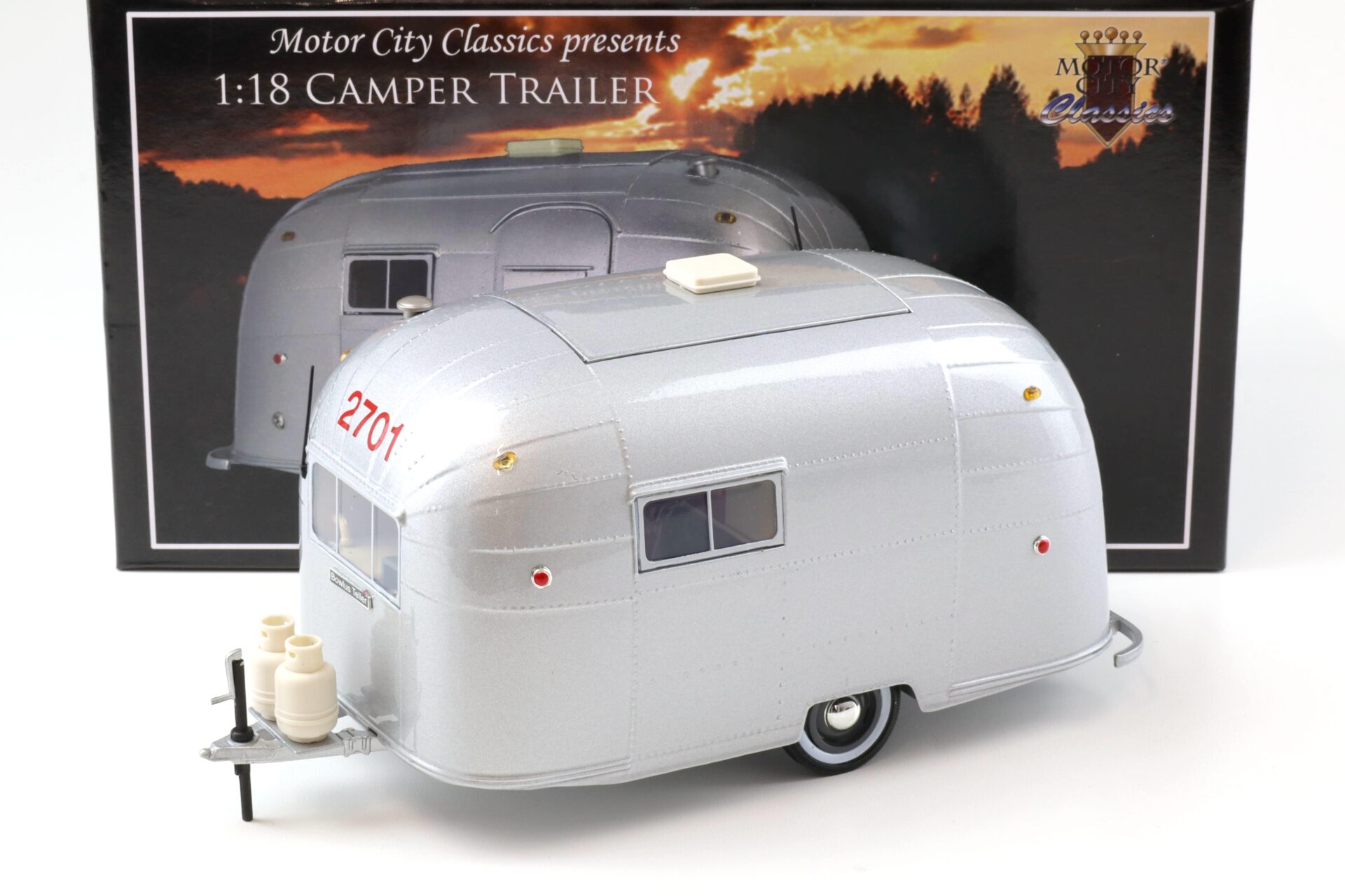 1:18 Motor City Classics Bowlus Teller Airstream Camper Wohnwagen silver 88101