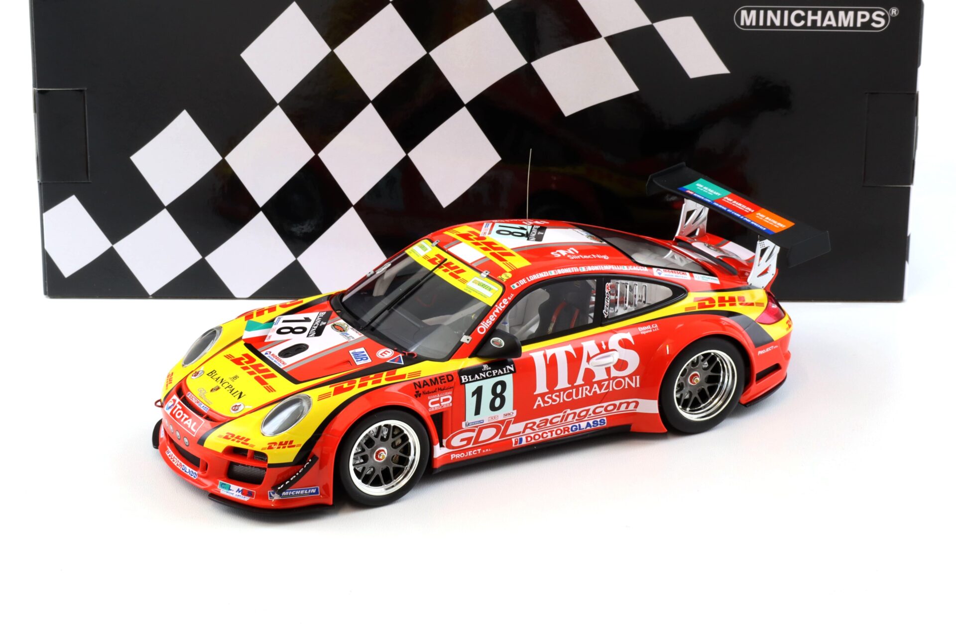 1:18 Minichamps Porsche 911 997 GT3 R De Lorenzi Racing 24h Spa 2011 DHL ITA´s #18