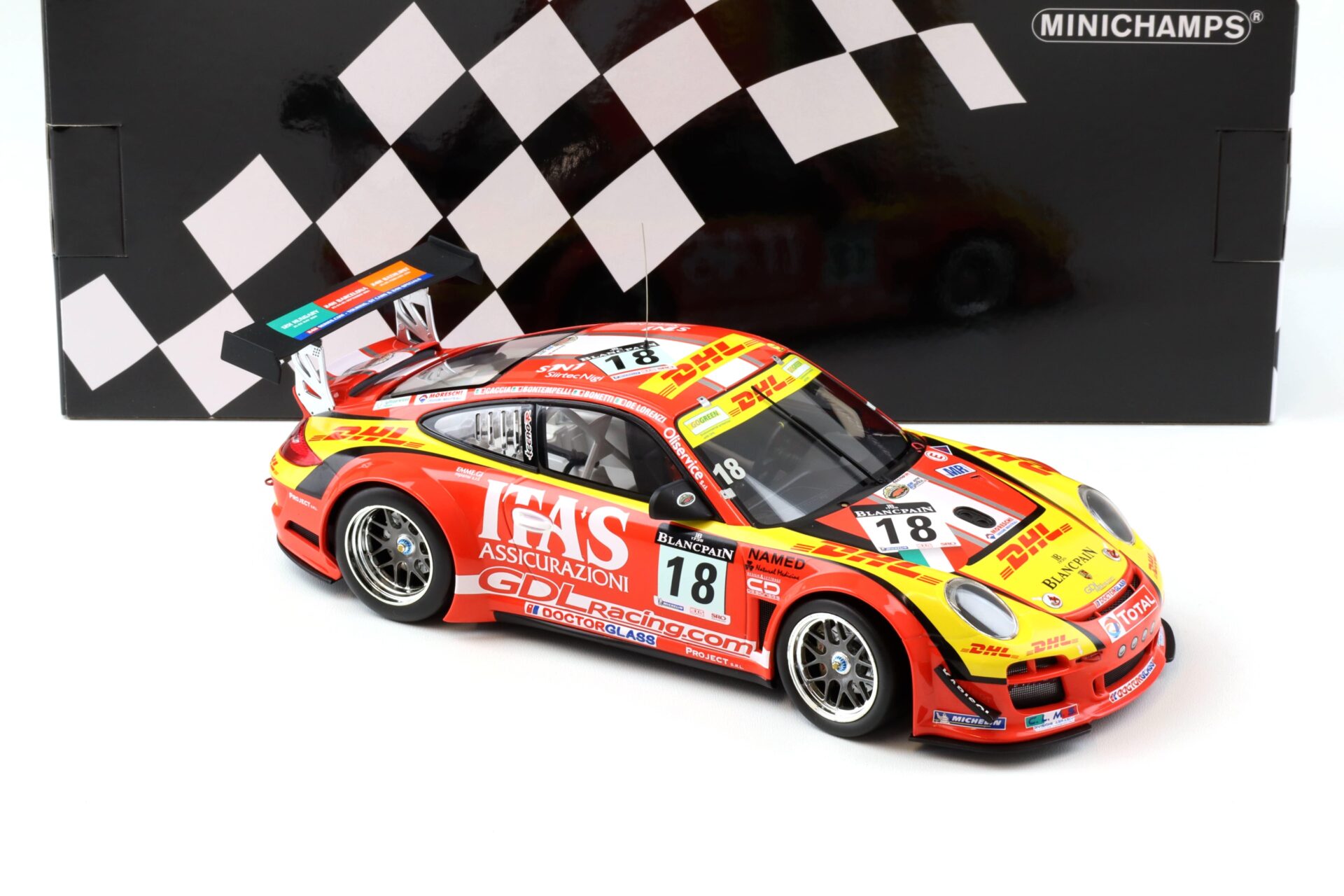 1:18 Minichamps Porsche 911 997 GT3 R De Lorenzi Racing 24h Spa 2011 DHL ITA´s #18
