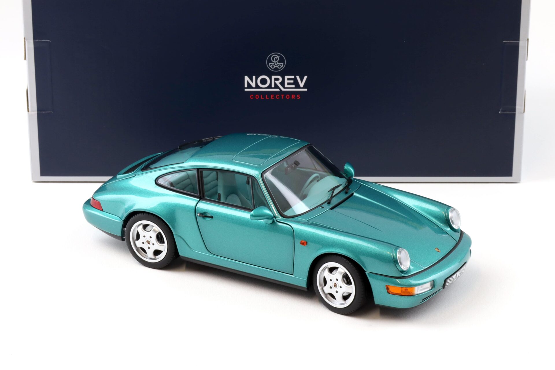 1:18 Norev Porsche 911 (964) Carrera 2 Coupe 1992 Wimbledon green