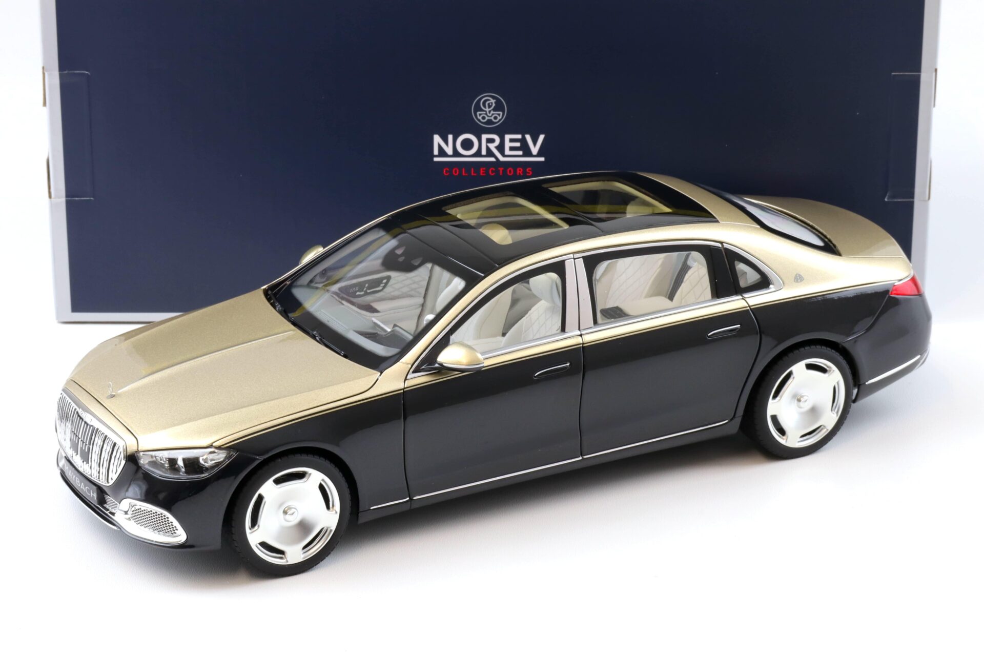 ID 97644 orig.jpg 1:18 Norev Mercedes-Maybach S 680 4MATIC 2021 gold / black metallic