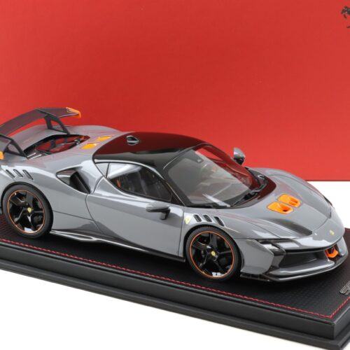 1:18 MR Collection Ferrari SF90 XX Stradale Grigio Nardo with display - Limited 99 pcs.
