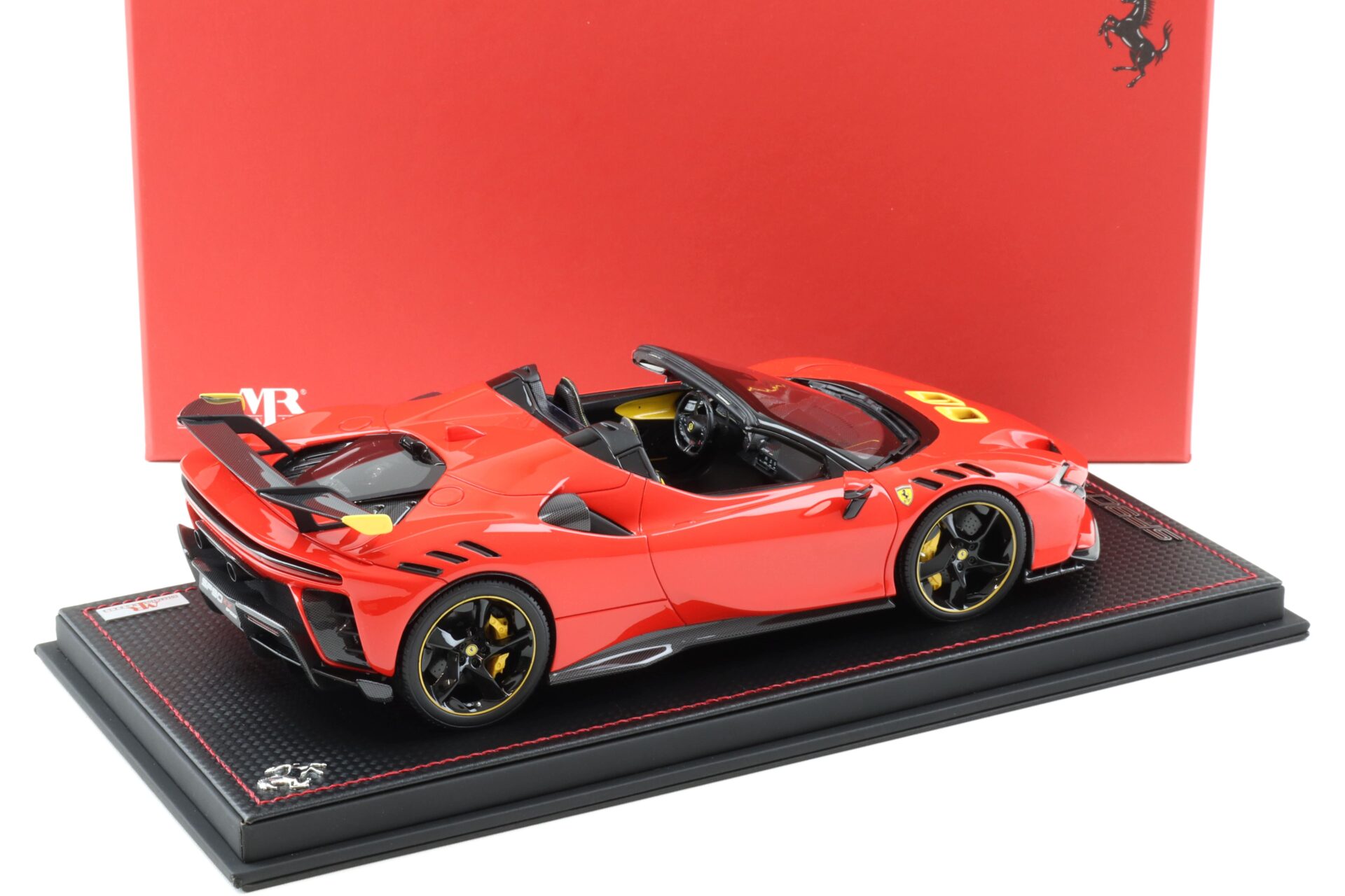 1:18 MR Collection Ferrari SF90 XX Stradale Spider Rosso Scuderia with display - Limited 99 pcs.