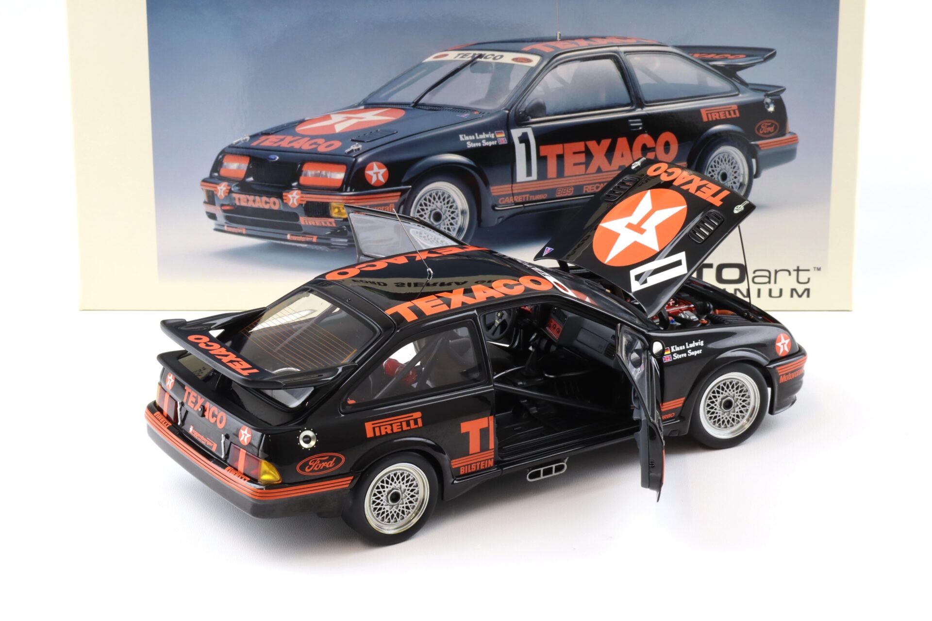 1:18 AUTOart Ford Sierra Cosworth Group A 1987 TEXACO #1 Ludwig/ Soper 88711