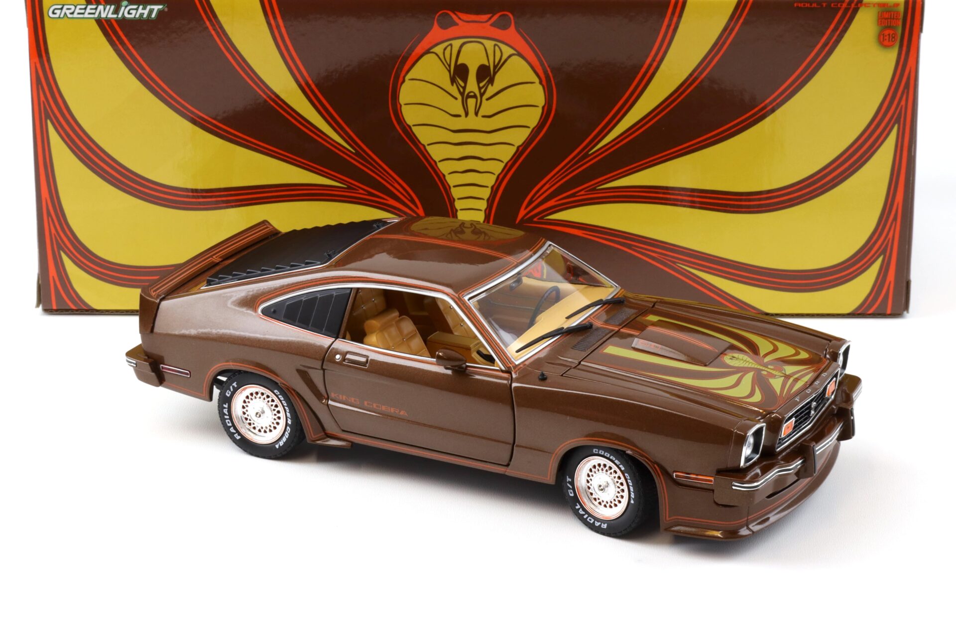 1:18 Greenlight 1978 Ford Mustang II King Cobra brown metallic/ orange-gold stripes