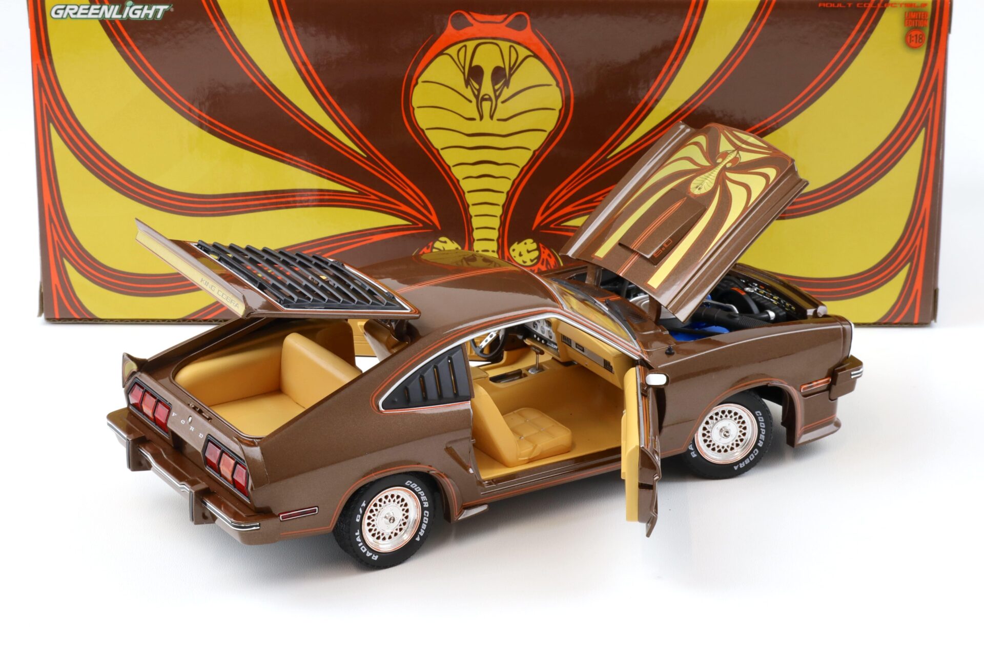1:18 Greenlight 1978 Ford Mustang II King Cobra brown metallic/ orange-gold stripes