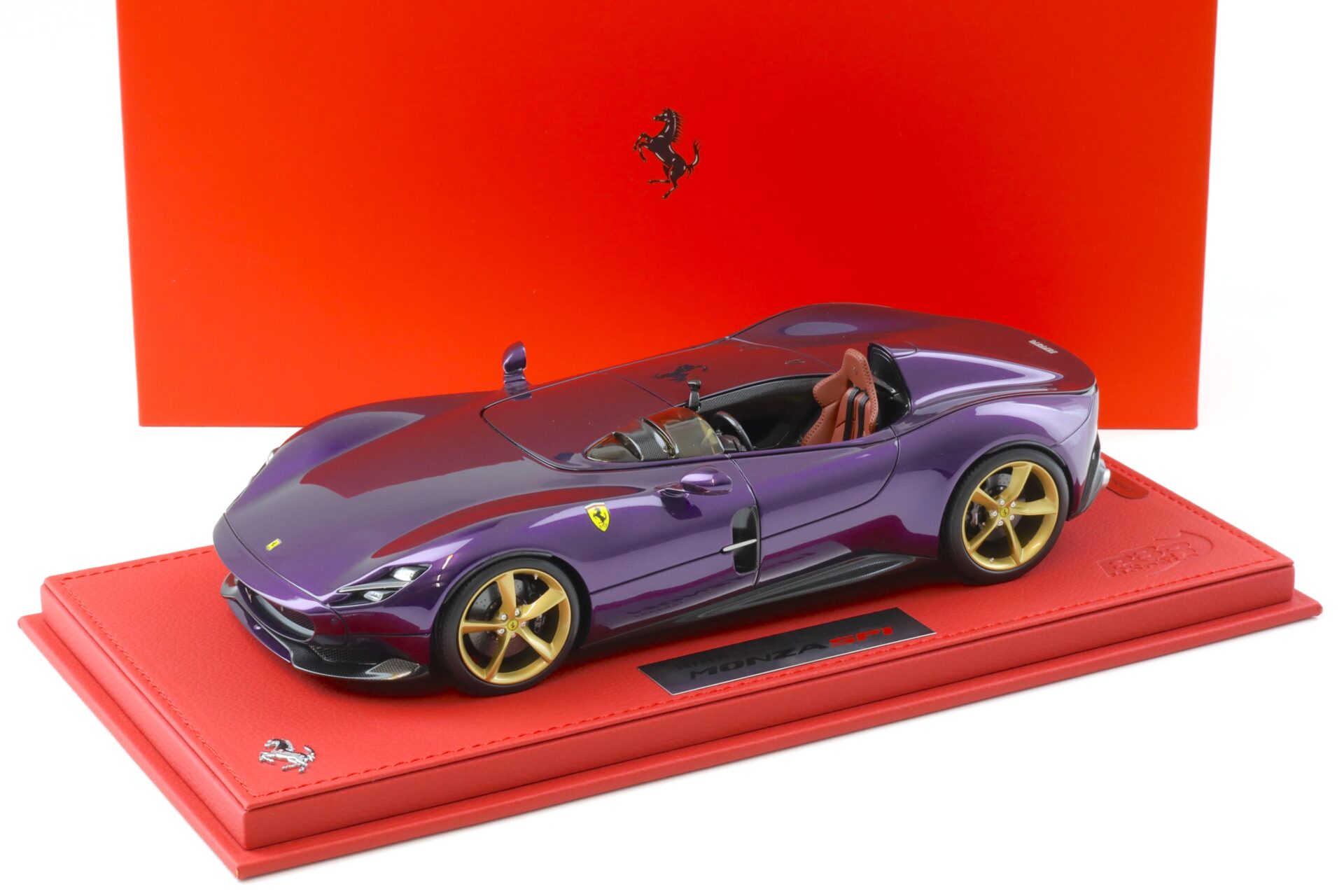 1:18 BBR Ferrari Monza SP1 Hong Kong Violet with red base - Limited 28 pcs.