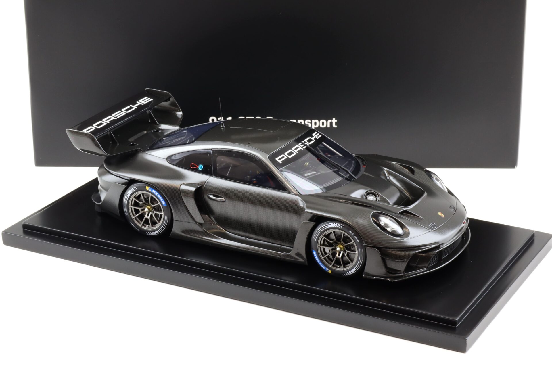 1:18 Spark Porsche 911 992 GT3 R Rennsport Full Carbon black WAP DEALER