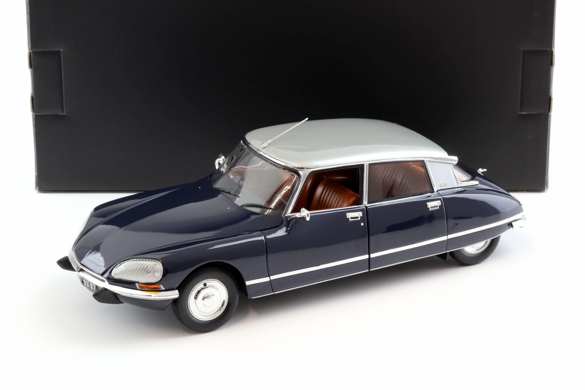 1:18 Norev Citroen DS 23 Pallas 1972 night blue/ silver 181577