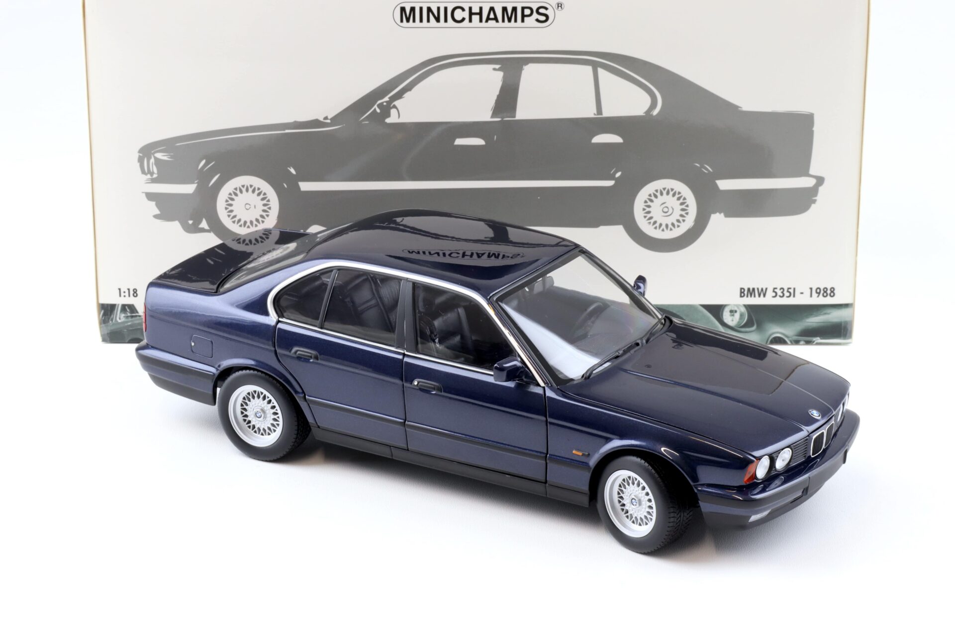 1:18 Minichamps BMW 535i E34 Limousine 1988 dark blue metallic