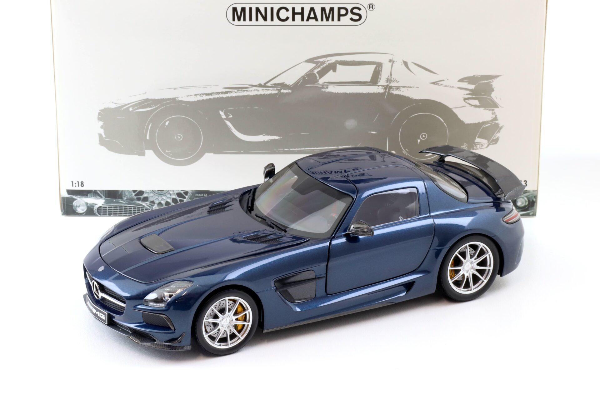1:18 Minichamps Mercedes SLS AMG Black Series 2013 Daytona blue metallic