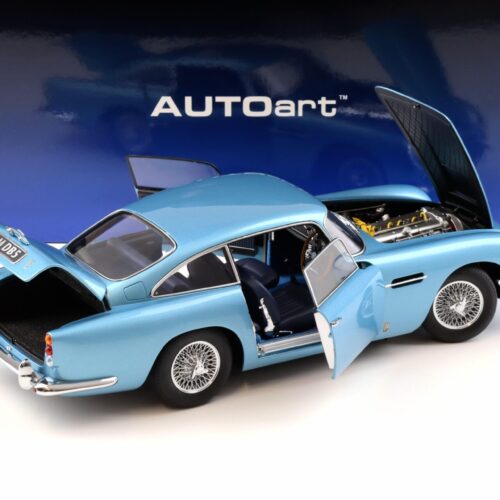 1:18 AUTOart Aston Martin DB5 Coupe 1964 Caribbean pearl blue 70288