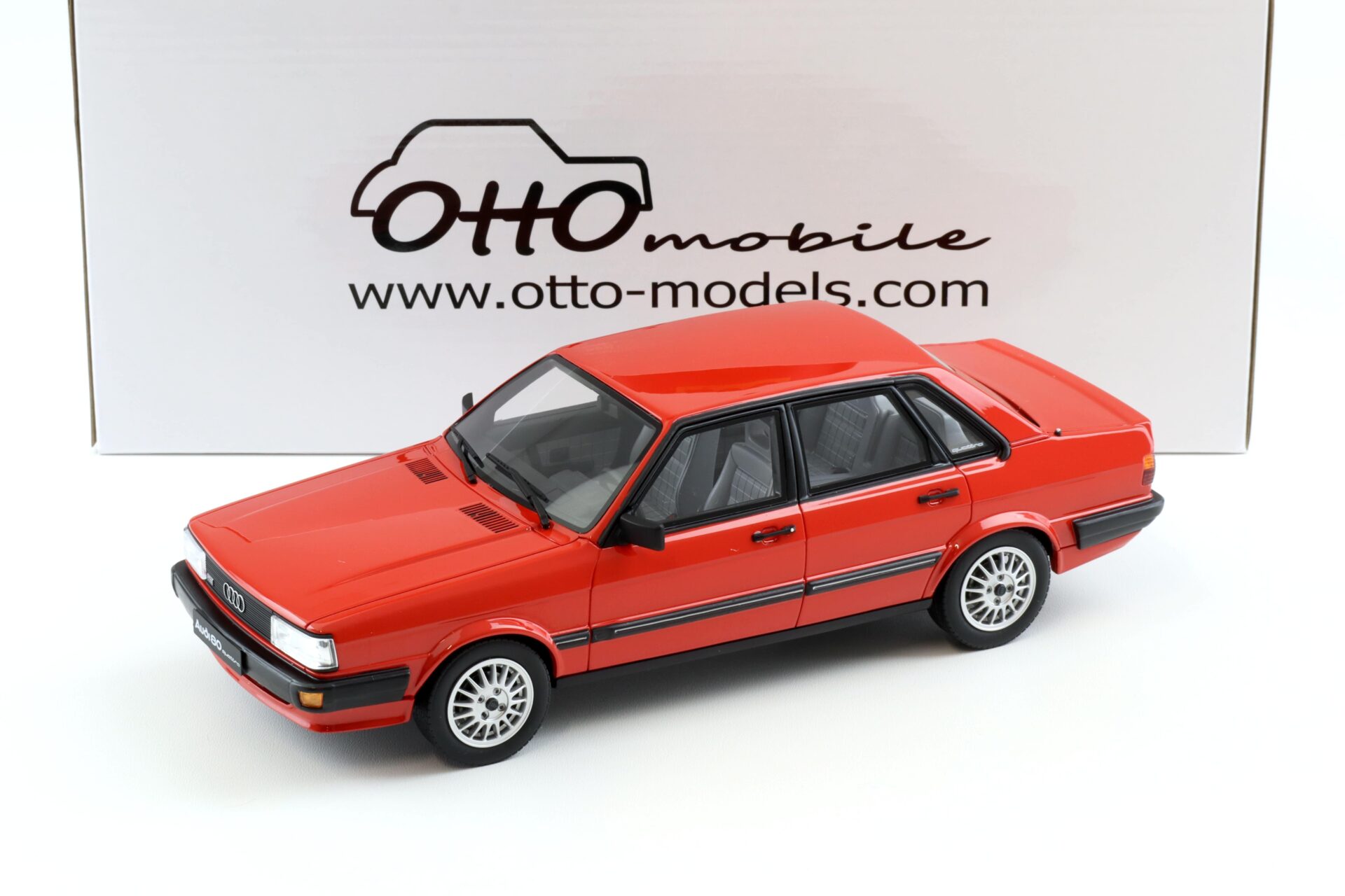 1:18 OTTO mobile OT339 Audi 80 (B2) Quattro Limousine 1983 red