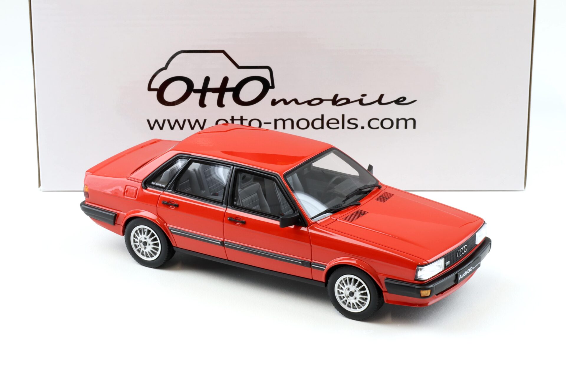 1:18 OTTO mobile OT339 Audi 80 (B2) Quattro Limousine 1983 red