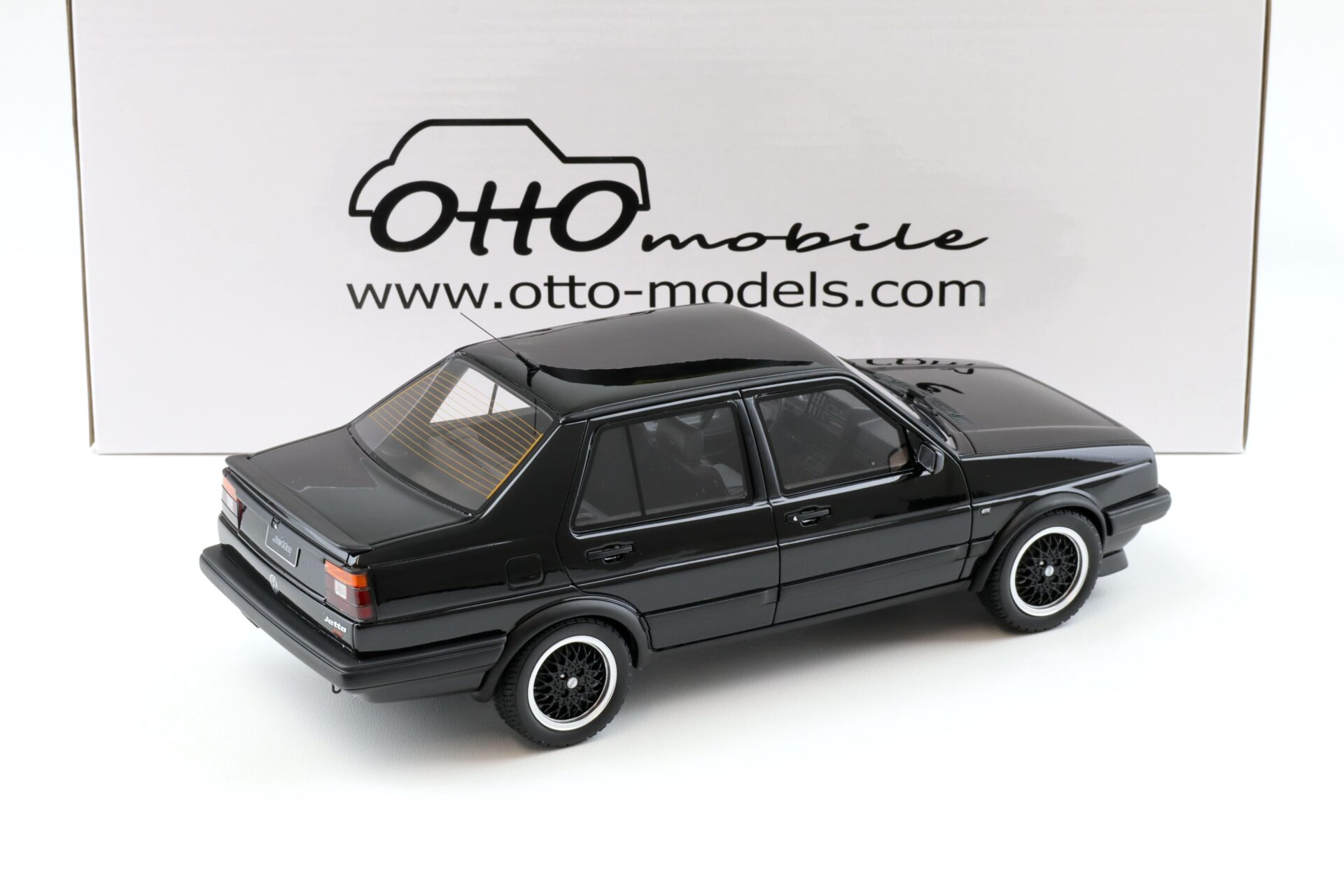 1:18 OTTO mobile OT1021 VW Jetta MK2 Sedan black 1987