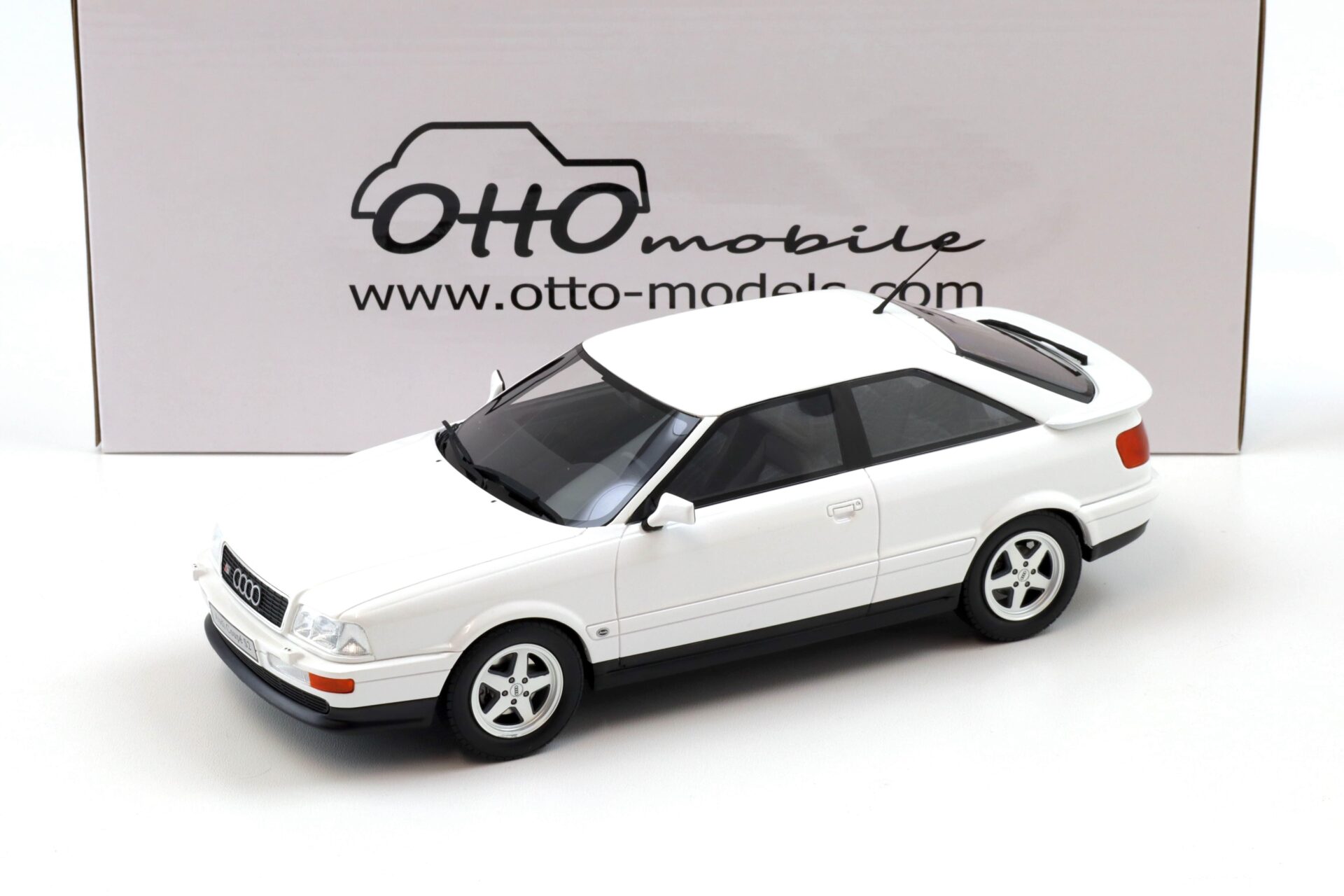 1:18 OTTO mobile OT288 Audi S2 Coupe 1991 pearl white