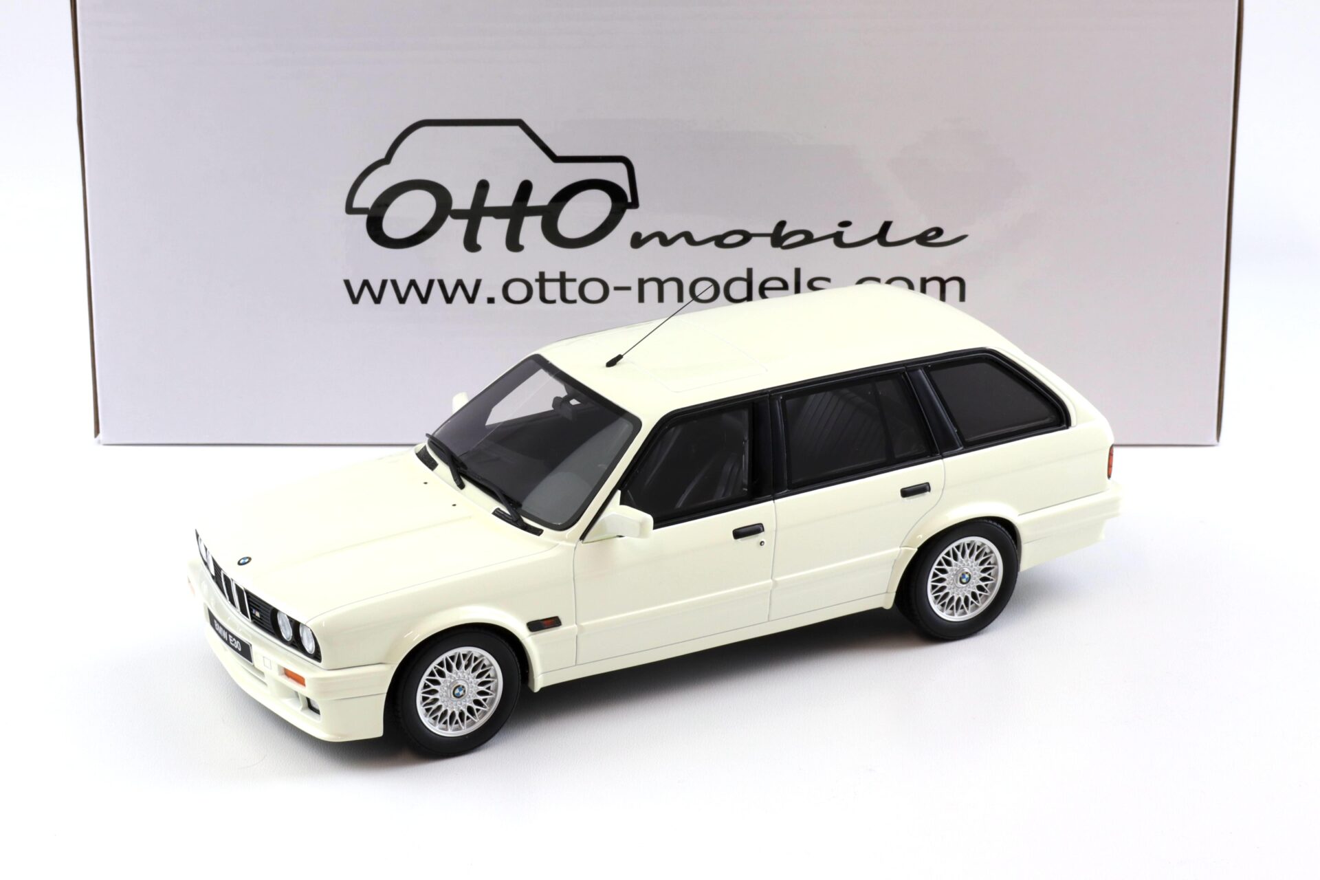 1:18 OTTO mobile OT238 BMW 325i E30 Touring M-Pack 1991 Alpin white