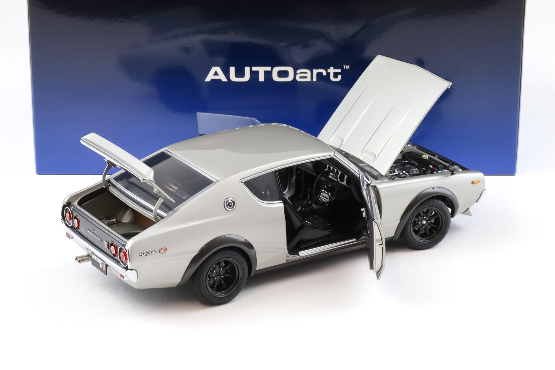 1:18 AUTOart Nissan Skyline 2000 GT-R (KPGC110) Tuned Version silver 77466