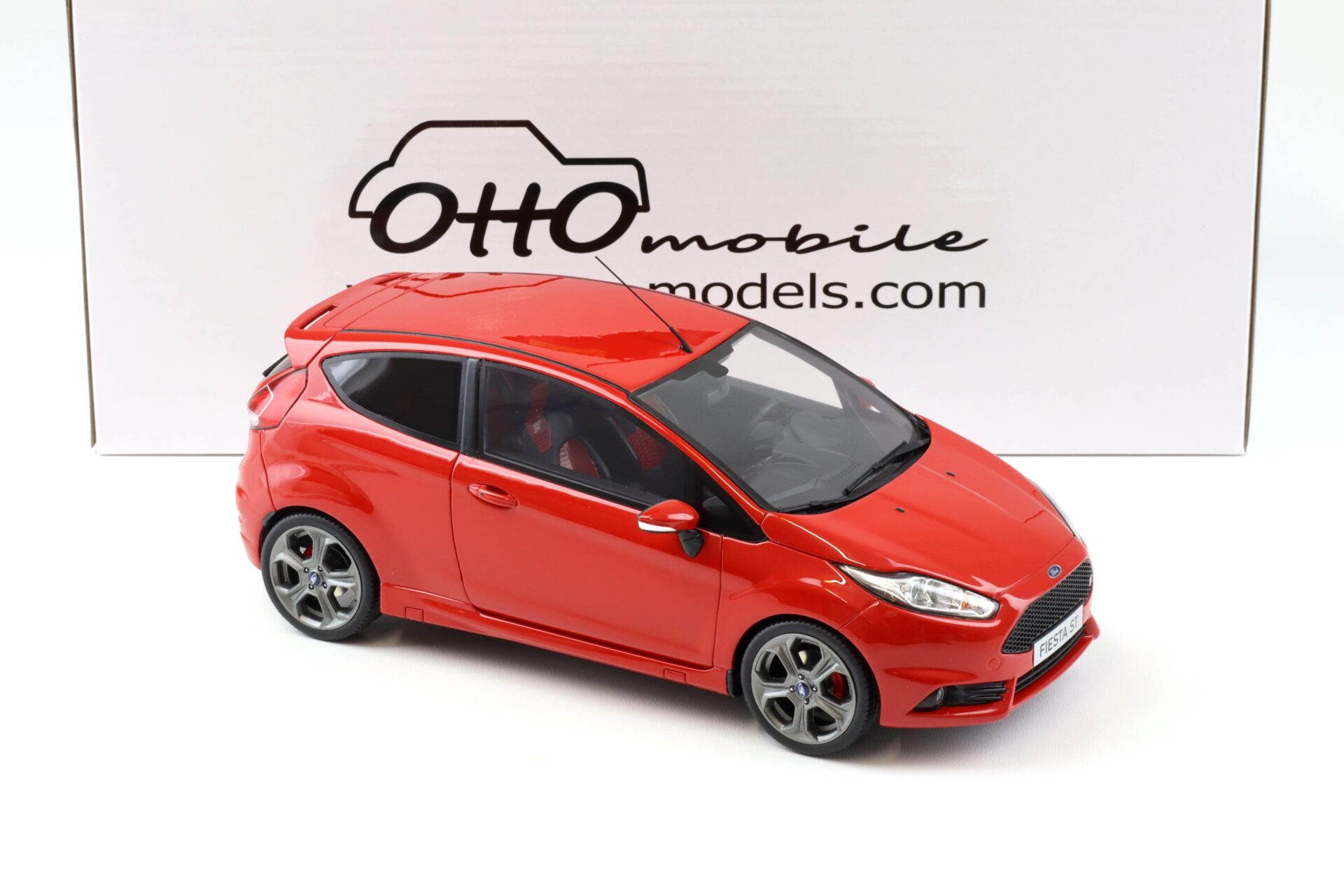 1:18 OTTO mobile OT1087 Ford Fiesta ST MK7 Race red 2016