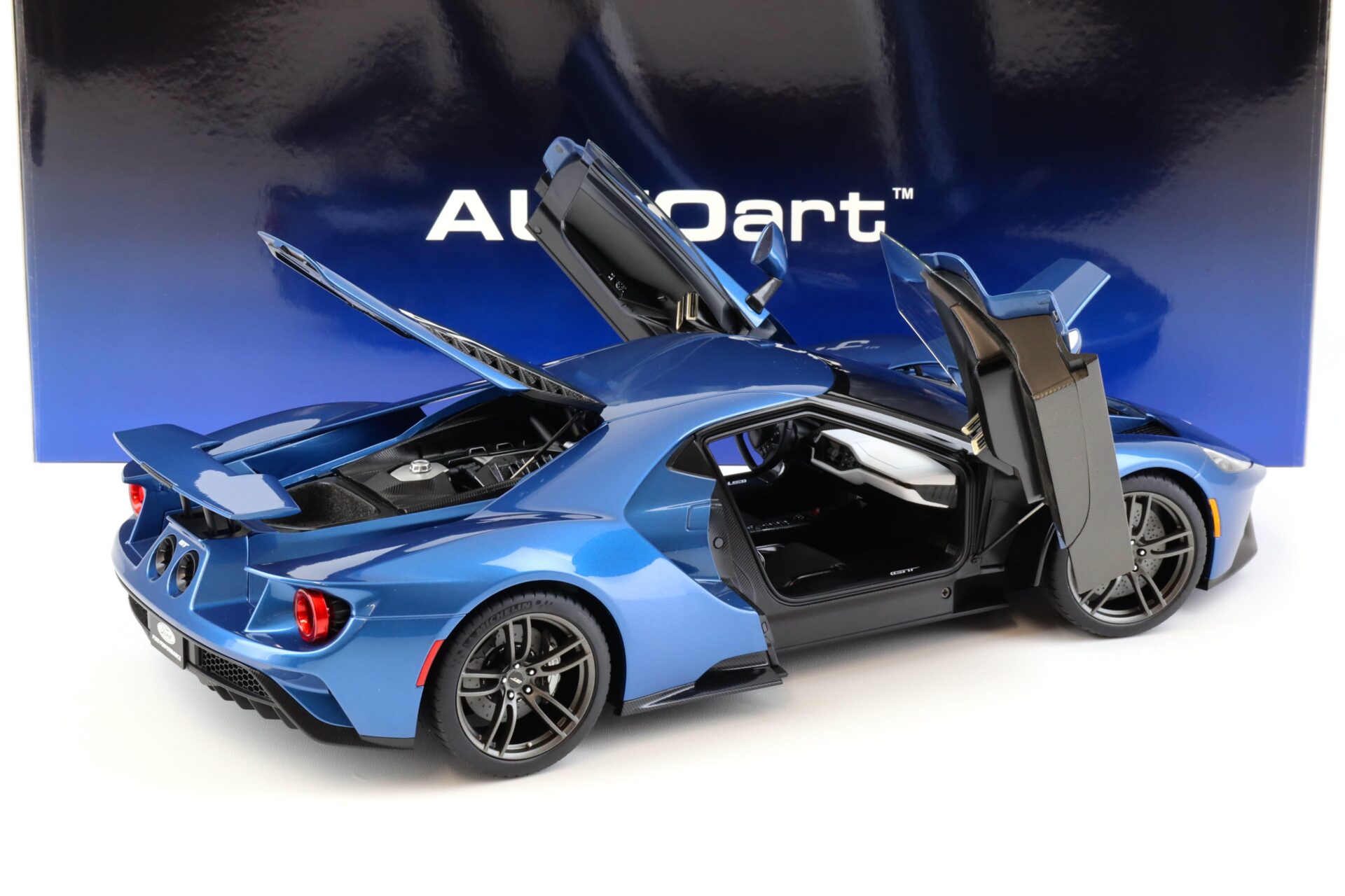 1:12 AUTOart Ford GT 2017 liquid blue 12107