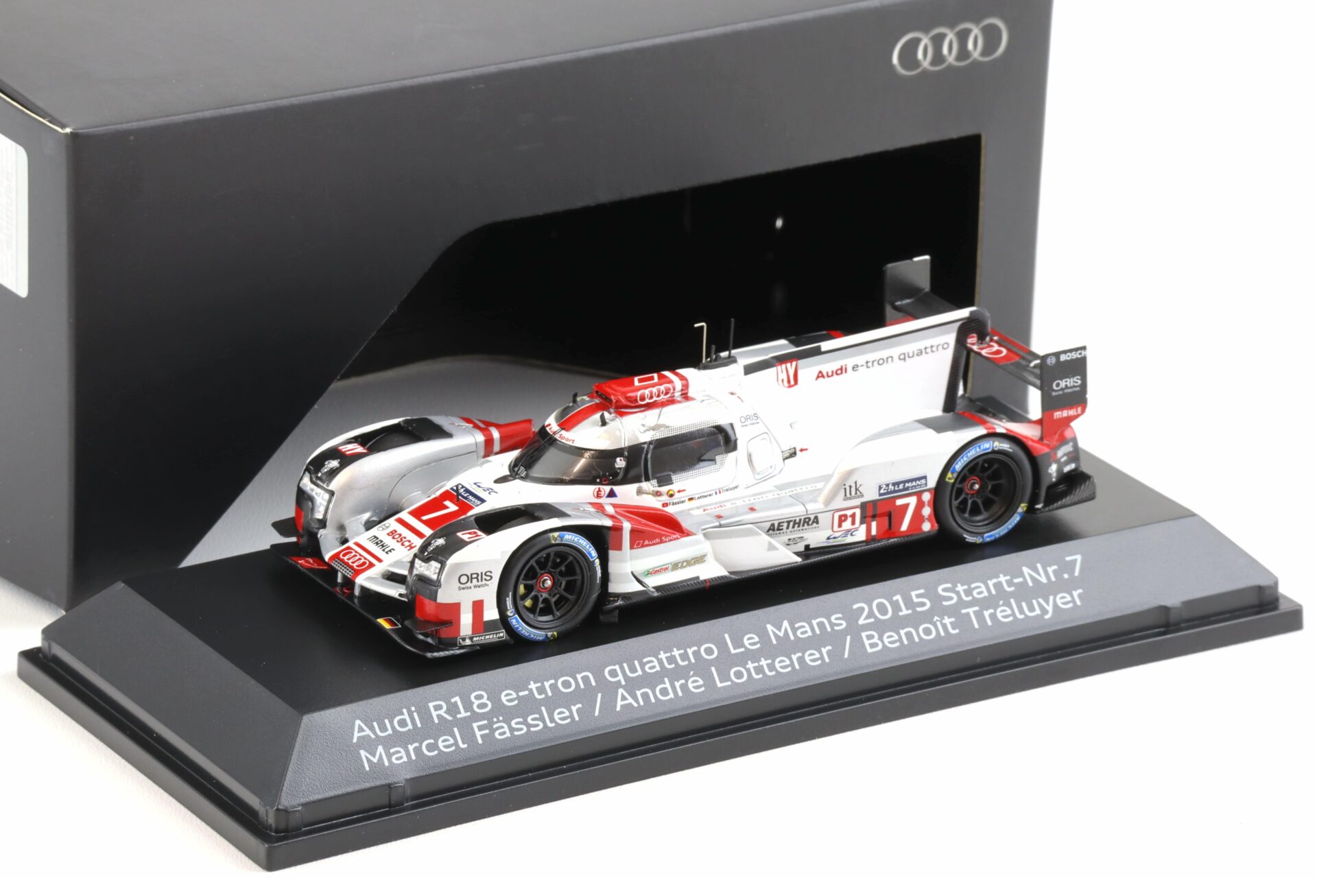 1:43 Spark Audi E18 e-tron quattro #7 Le Mans 2015 Fässler/ Lotterer DEALER VERSION