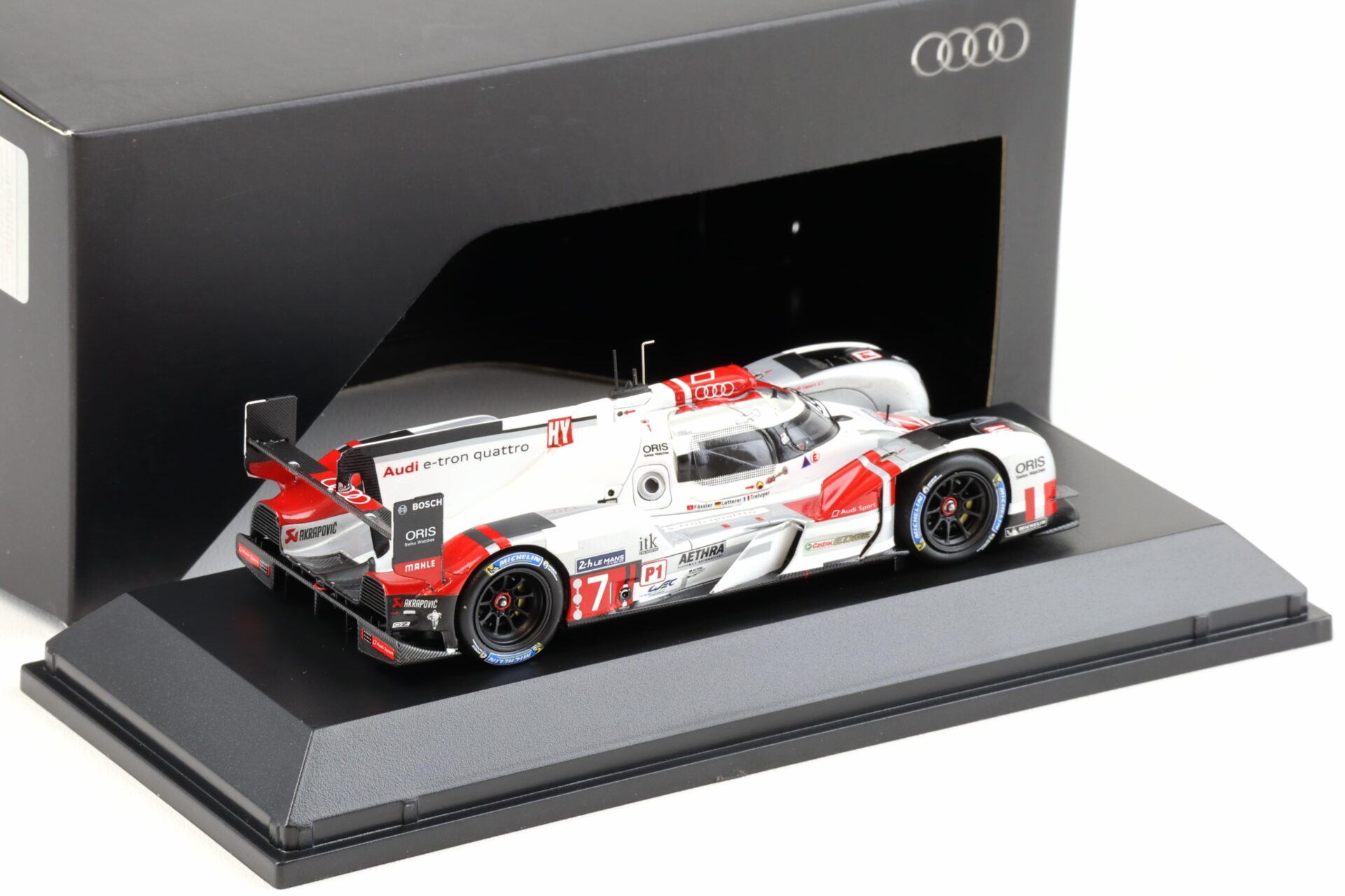 1:43 Spark Audi E18 e-tron quattro #7 Le Mans 2015 Fässler/ Lotterer DEALER VERSION