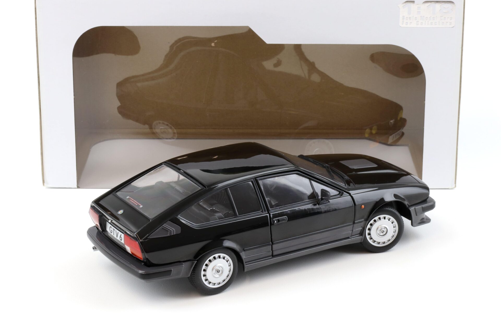 1:18 Solido Alfa Romeo GTV 6 metallic black 1985