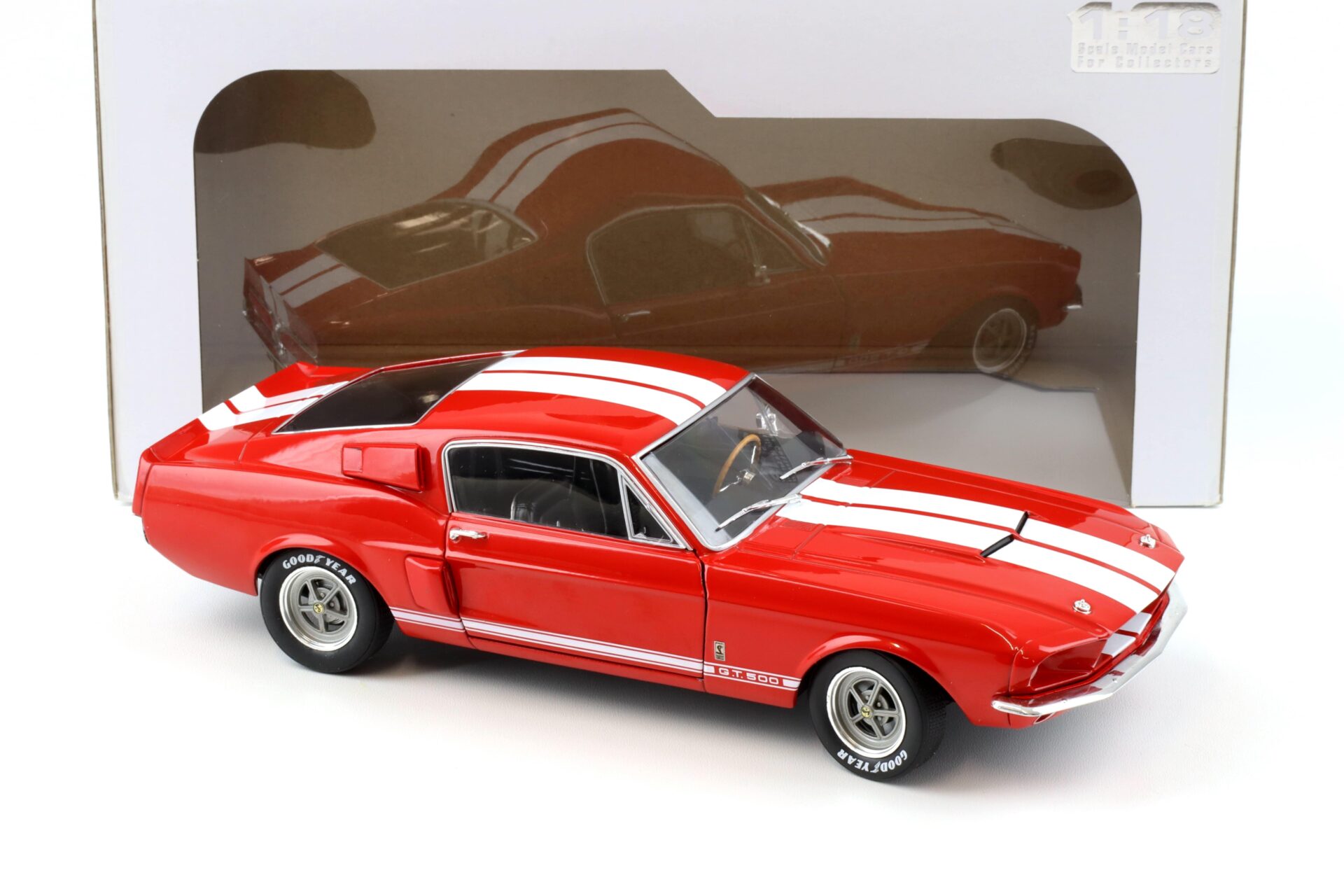 1:18 Solido Shelby Mustang GT500 Coupe red/ white stripes 1967