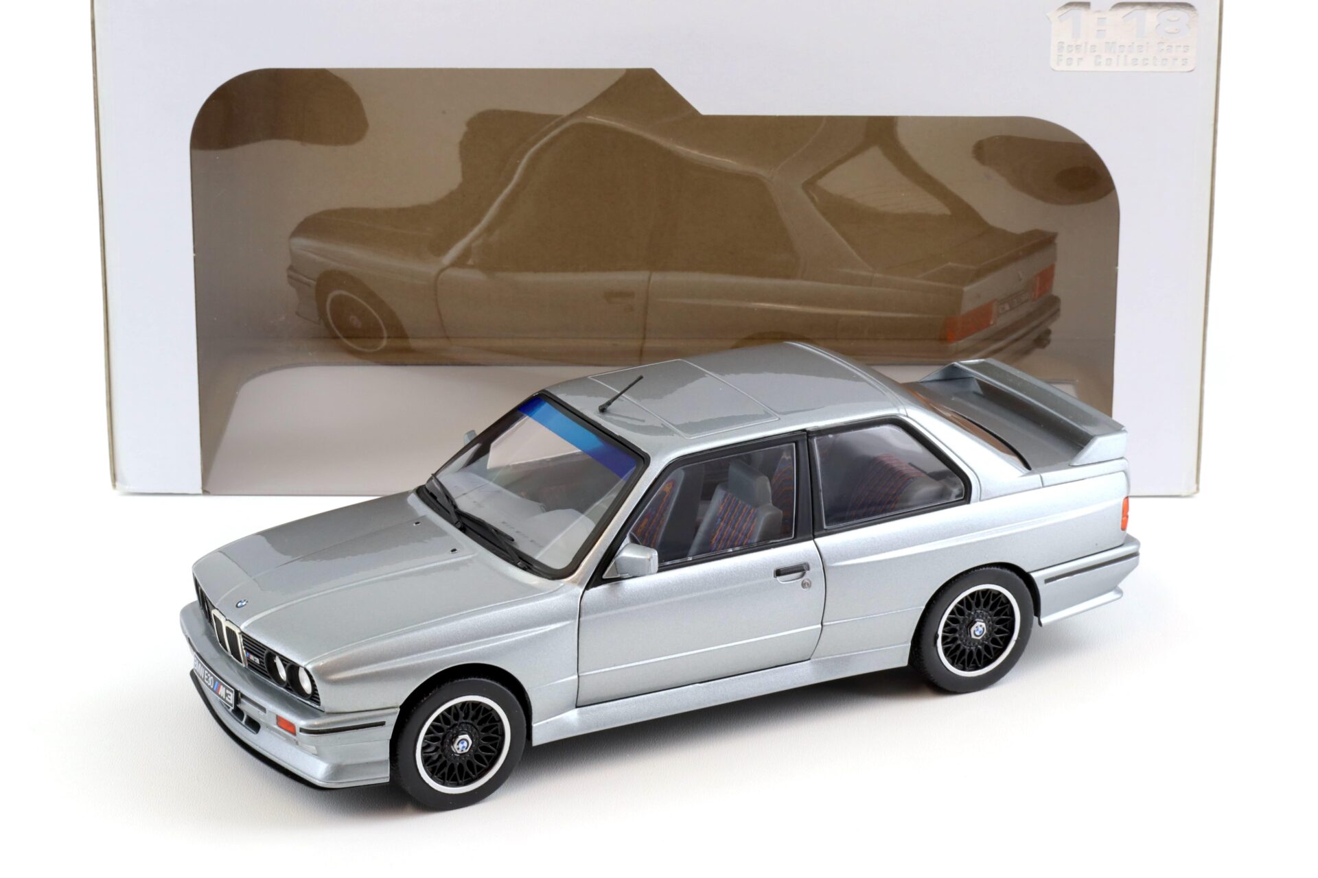 1:18 Solido BMW M3 E30 Cecotto silver/ grey metallic 1990