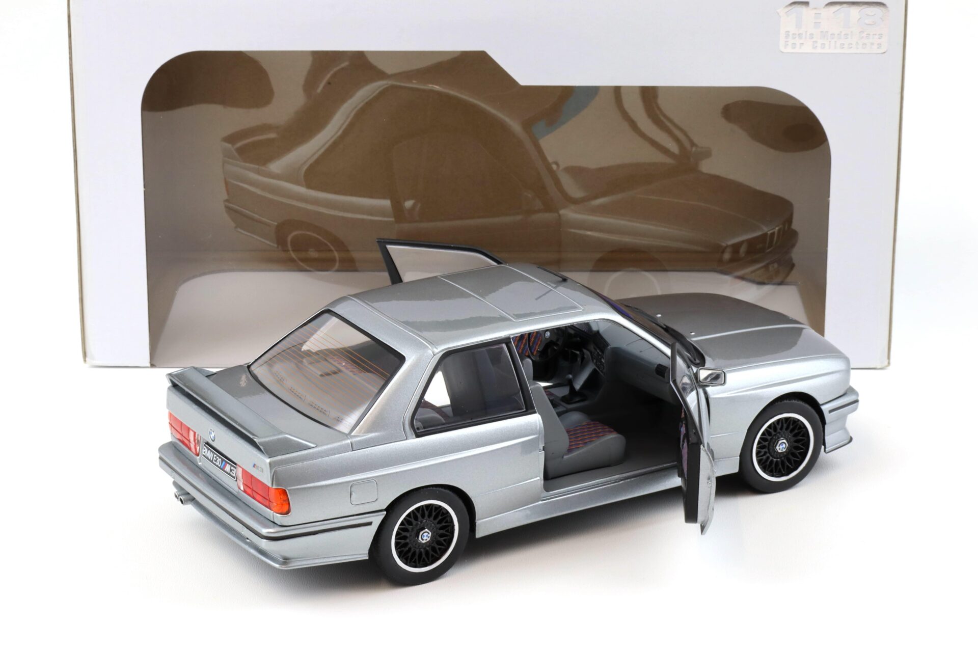 1:18 Solido BMW M3 E30 Cecotto silver/ grey metallic 1990