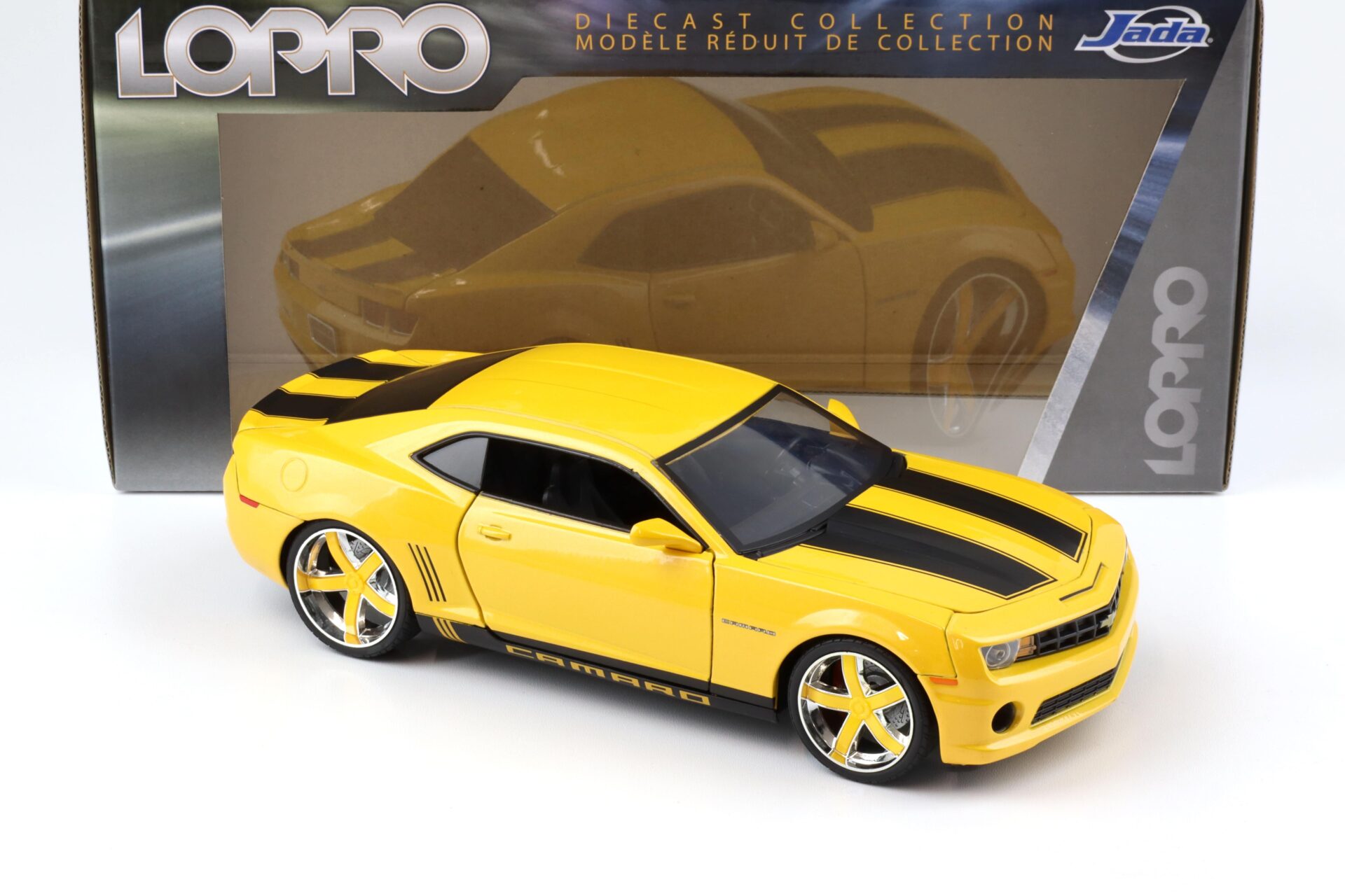 1:18 JADA Toys 2010 Chevrolet Camaro SS Coupe LOPRO metallic yellow/ black stripes