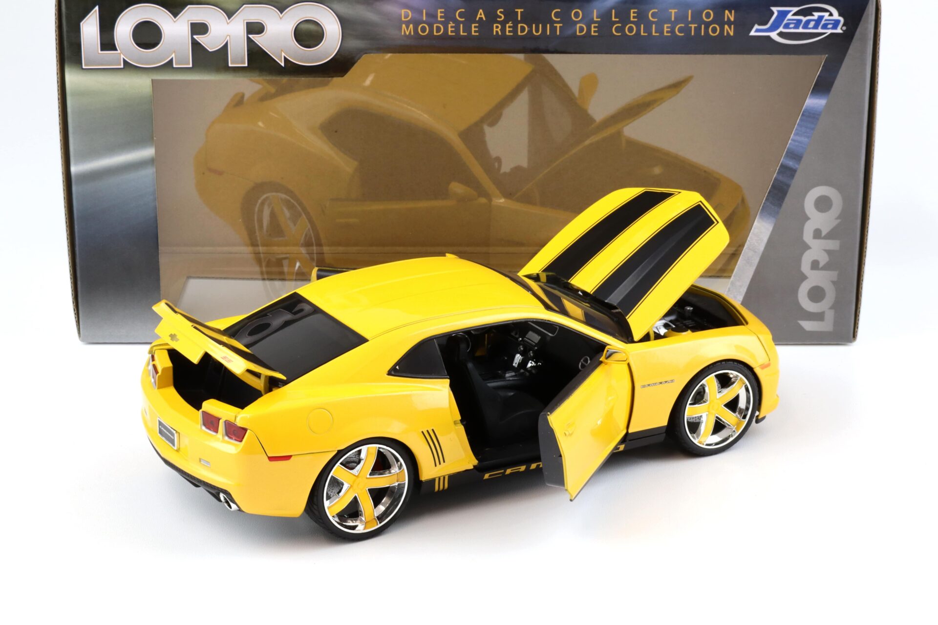 1:18 JADA Toys 2010 Chevrolet Camaro SS Coupe LOPRO metallic yellow/ black stripes