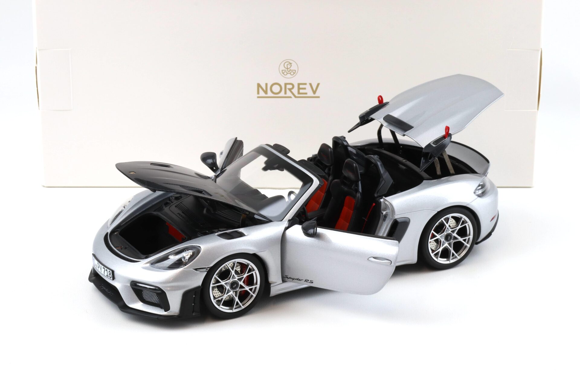 1:18 Norev Porsche 718 Spyder RS Weissach Package 2023 GT-silver metallic