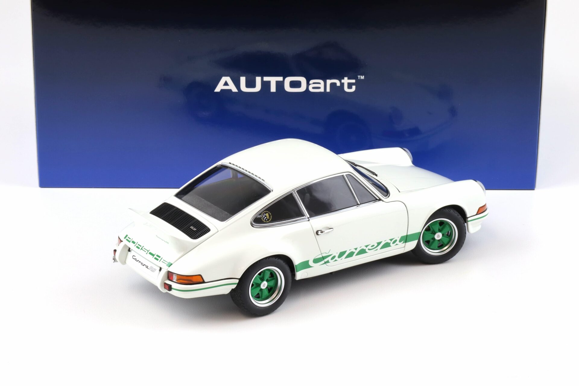 1:18 AUTOart Porsche 911 Carrera RS 2.7 Grand Prix white/ green stripes 78031