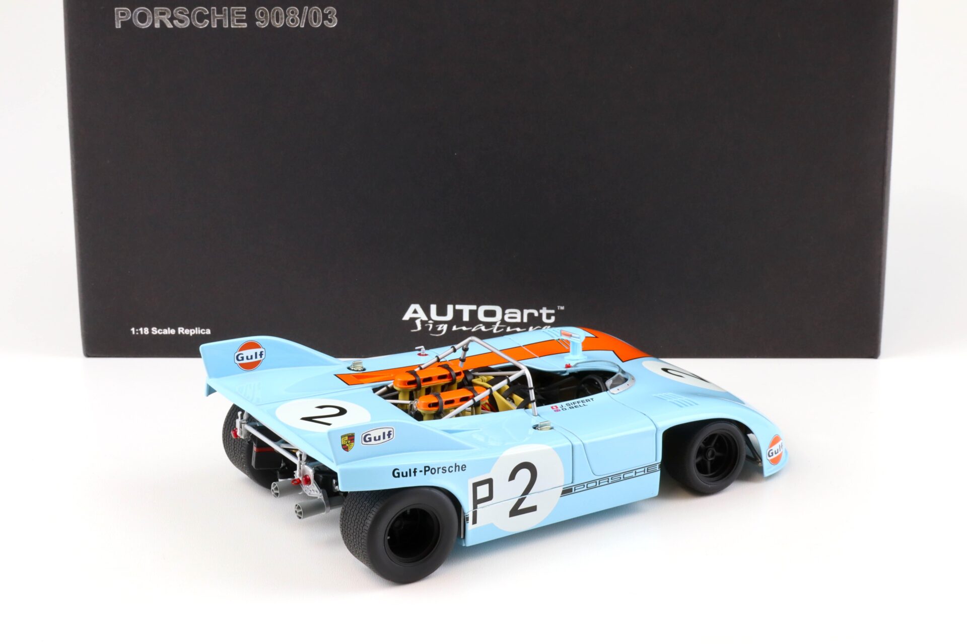 1:18 AUTOart Porsche 908/03 Nürburgring 1971 Bell/ Siffert #2 Gulf 87173