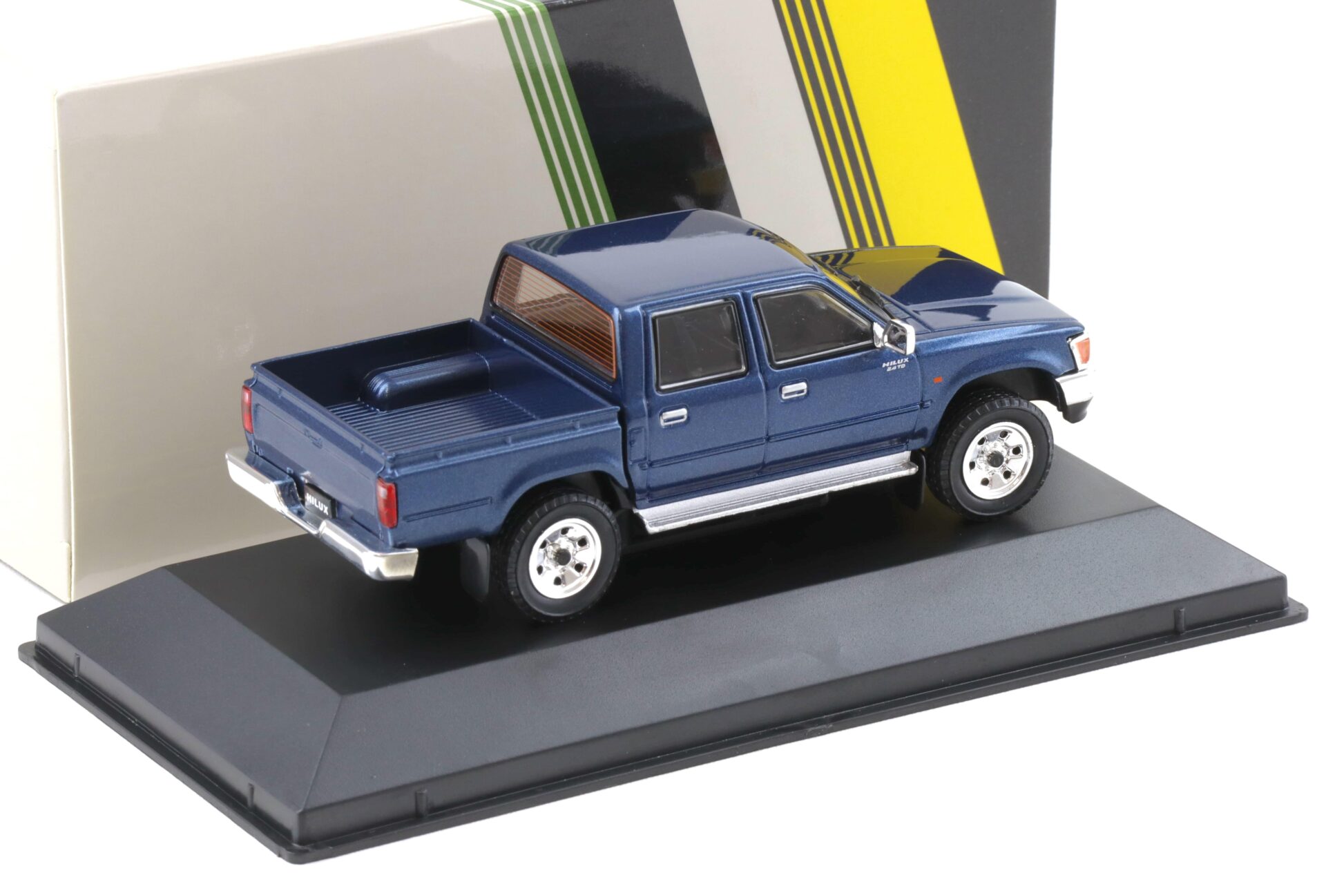 1:43 First43 Toyota Hilux SR5 Pickup 1997 dark blue