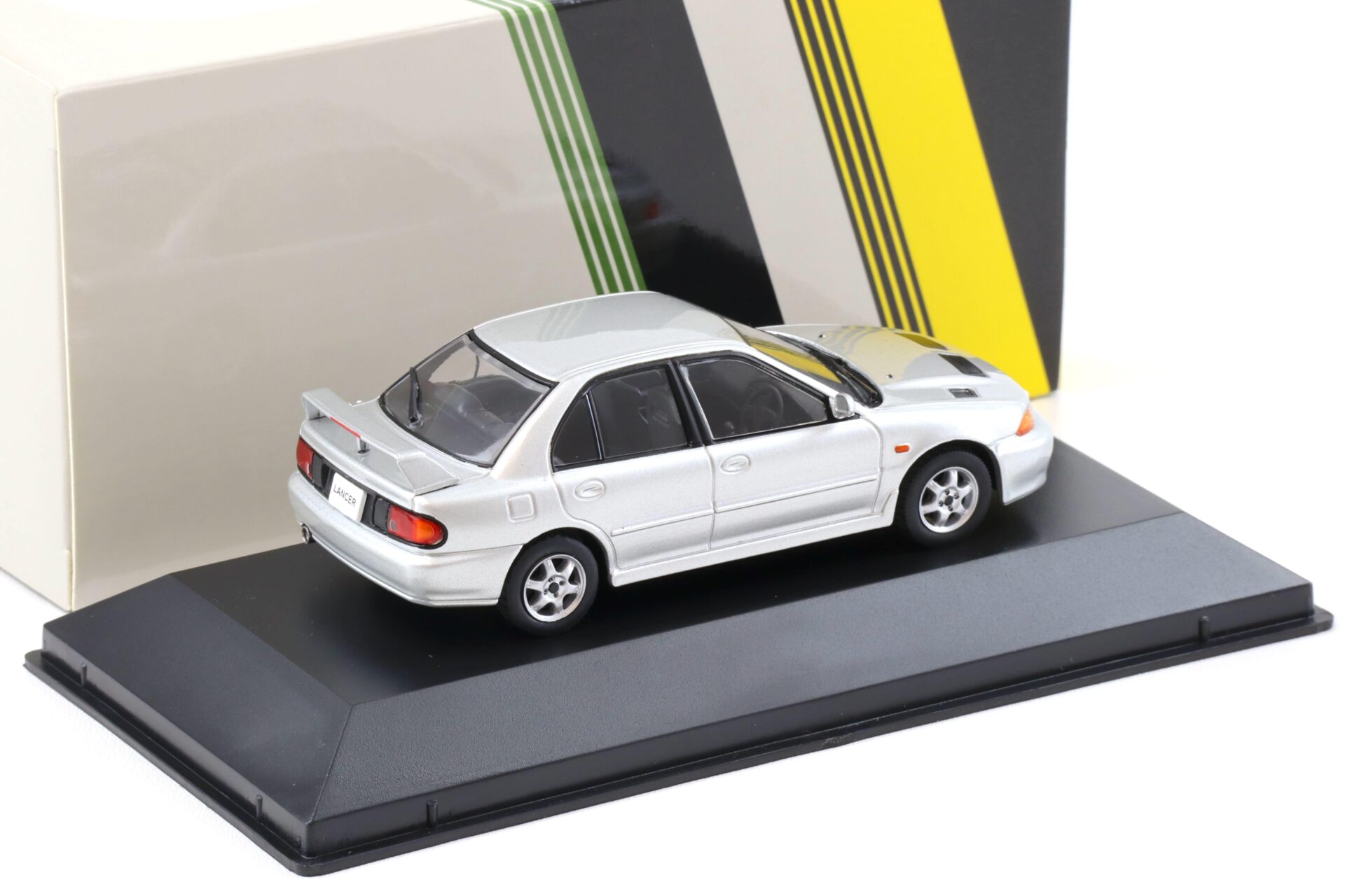 1:43 First43 Mitsubishi Lancer RS Evolution 1992 silver metallic