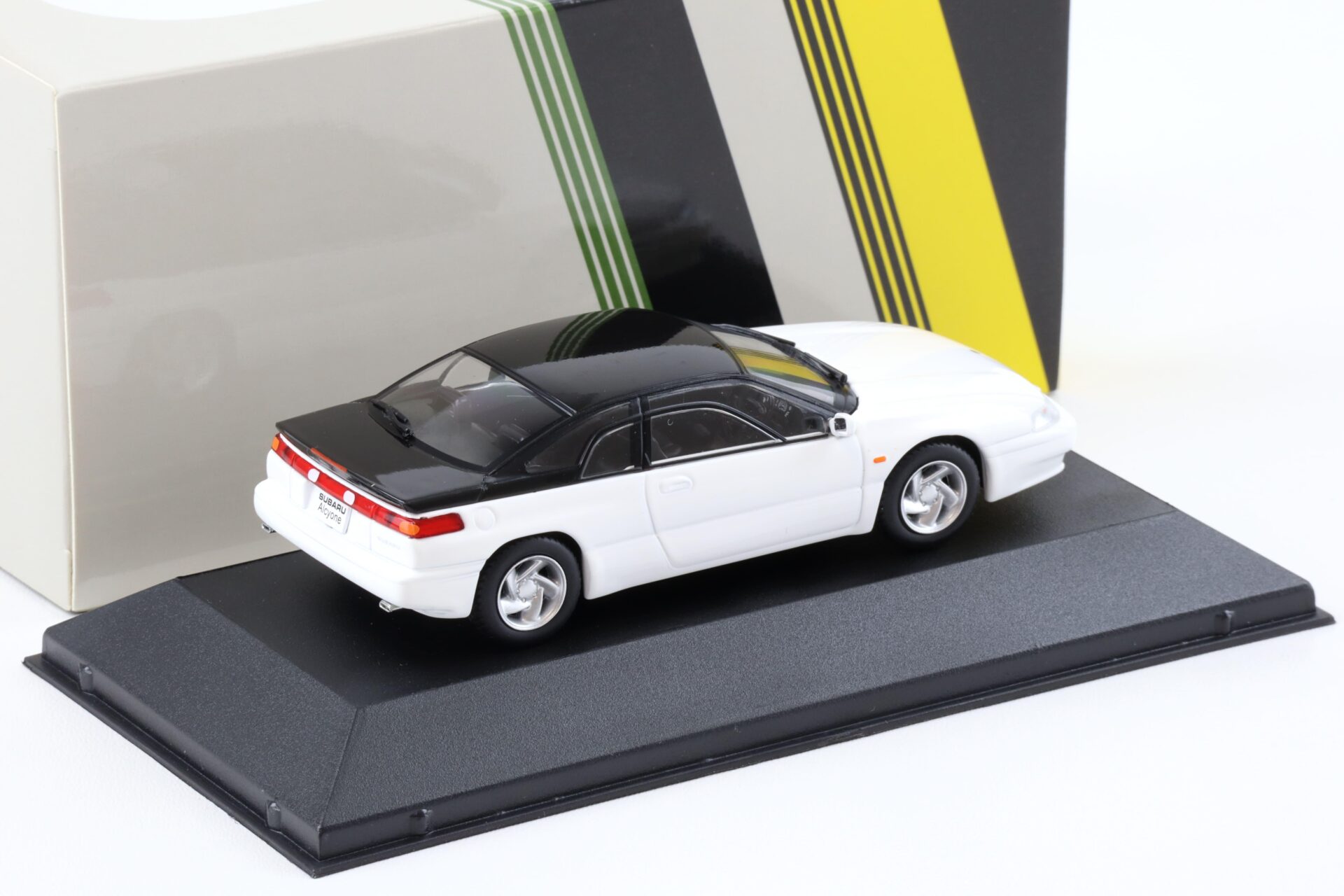 1:43 First43 Subaru Alcyone SVX Coupe 1991 white