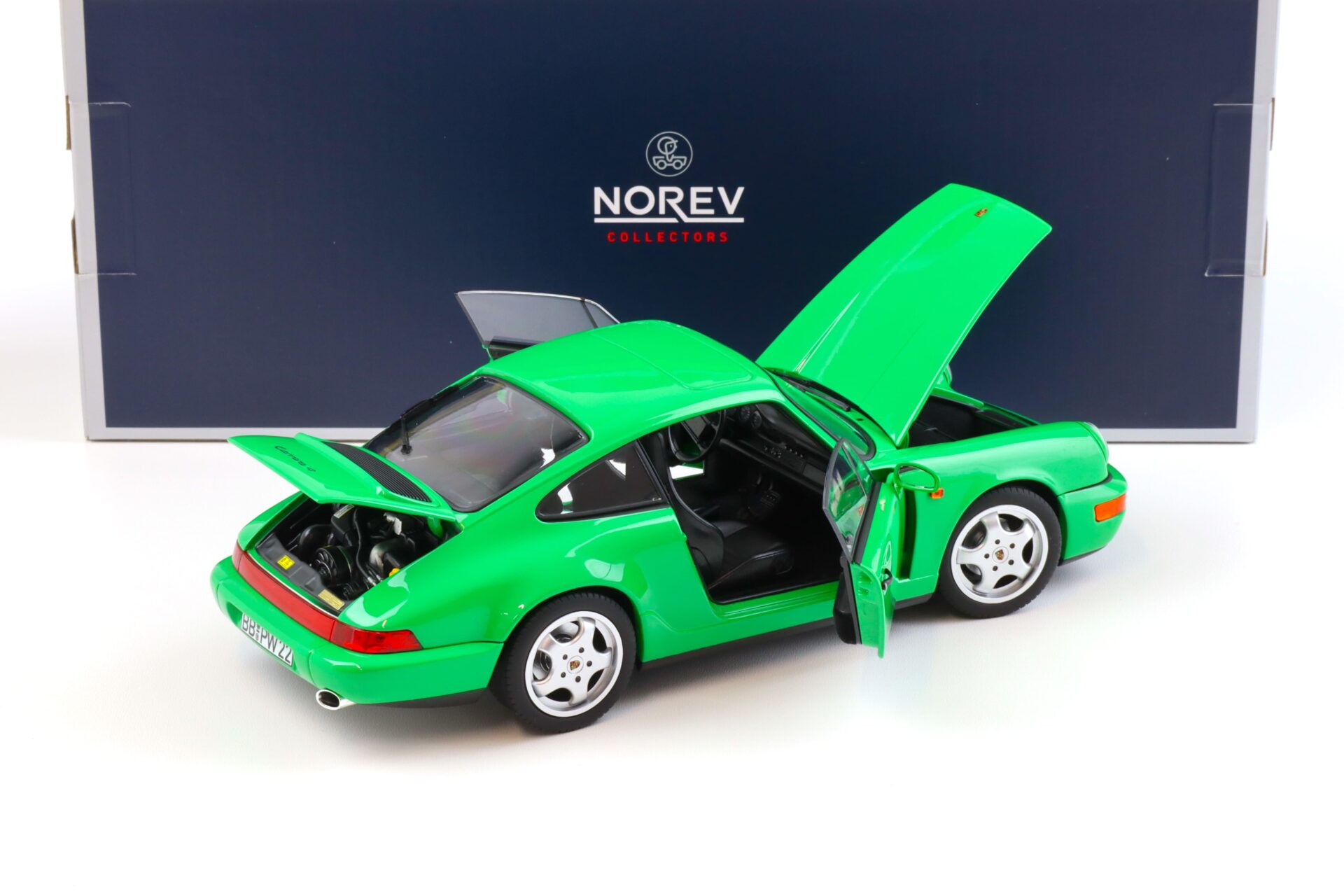 1:18 Norev Porsche 911 (964) Carrera 4 Coupe 1990 Signal green - Limited 504 pcs.